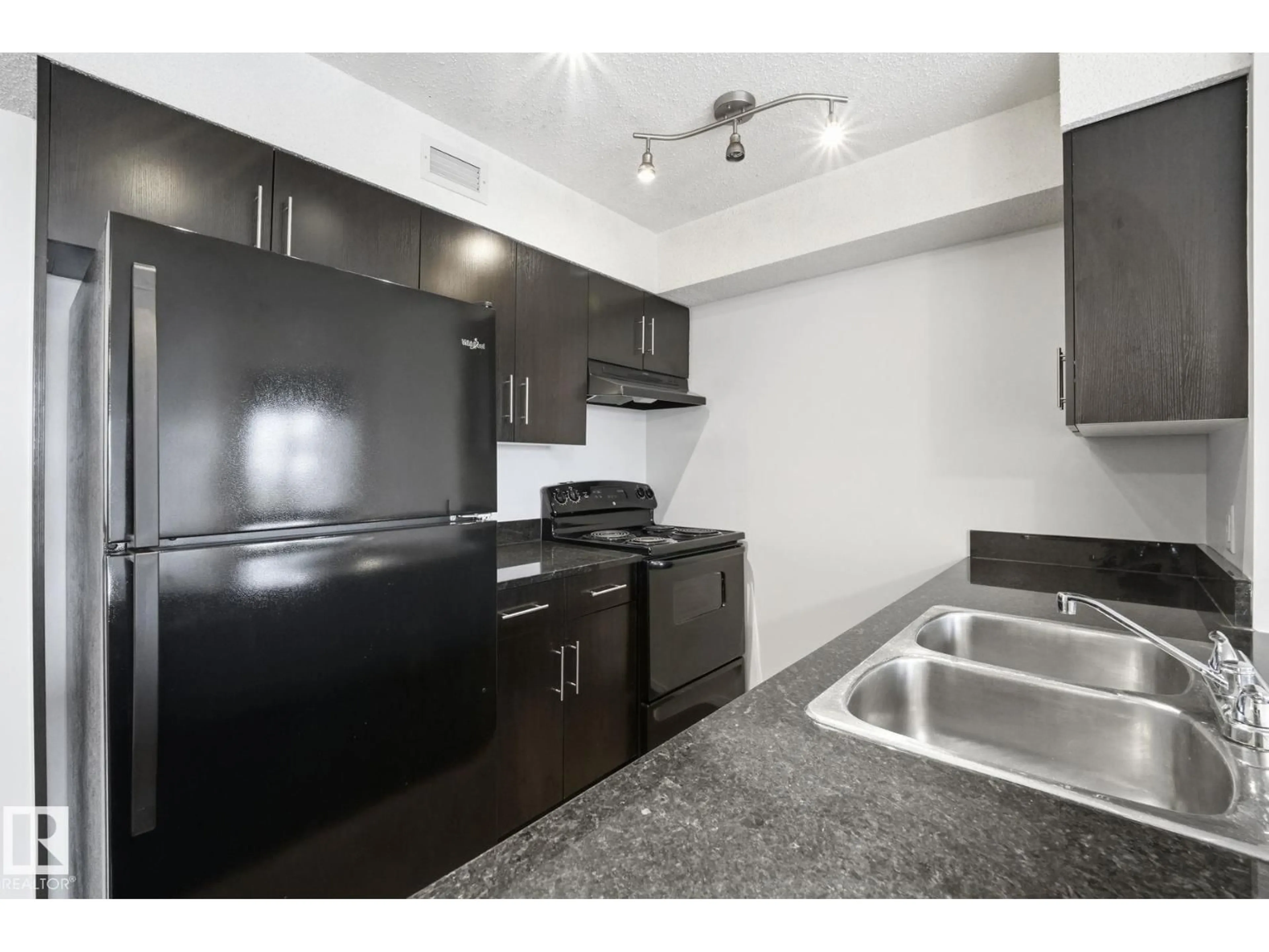 Standard kitchen, unknown for 314 11804 22 AV SW, Edmonton Alberta T6W2A2