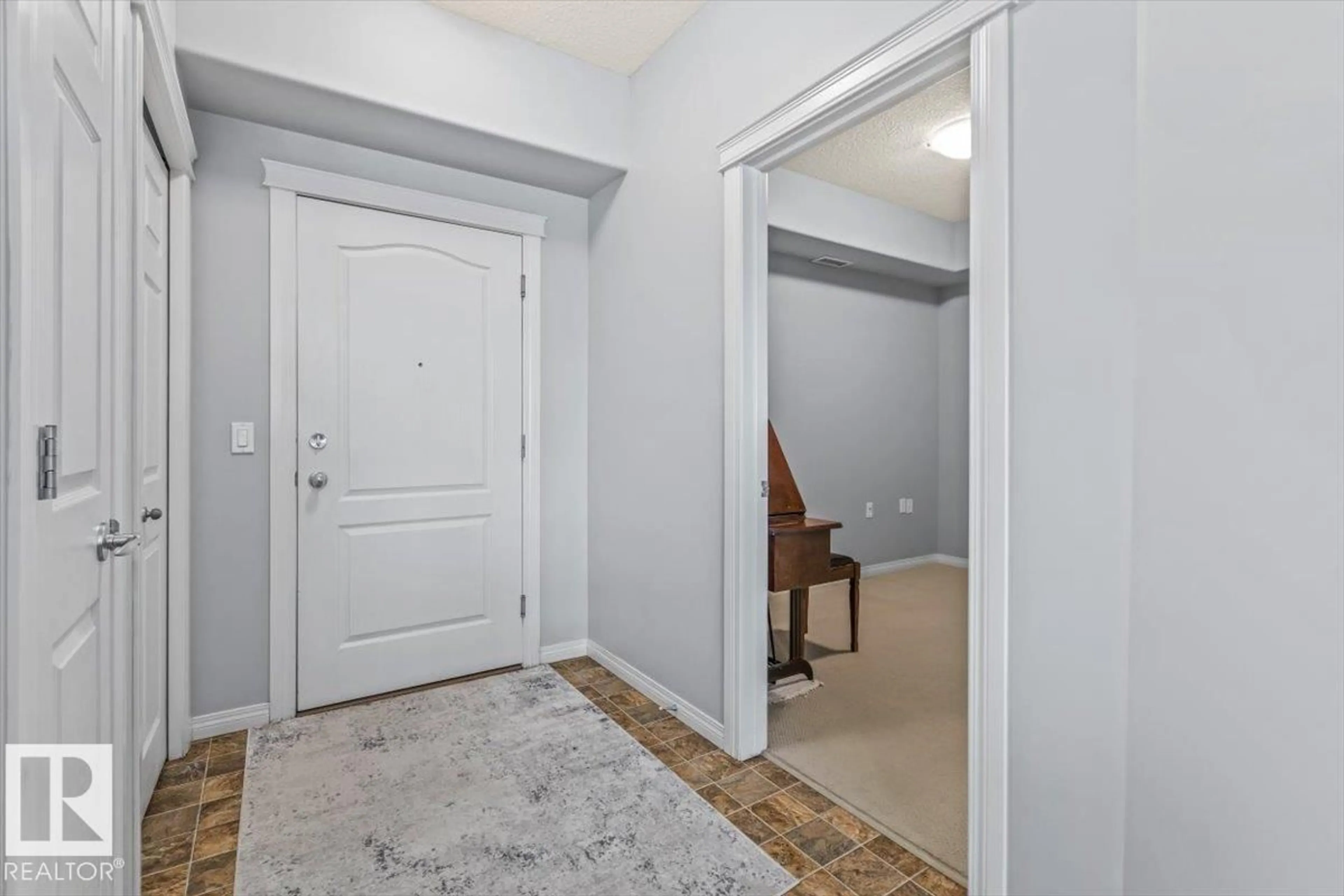 Indoor entryway for 342 INGLEWOOD DR, St. Albert Alberta T8N0B6