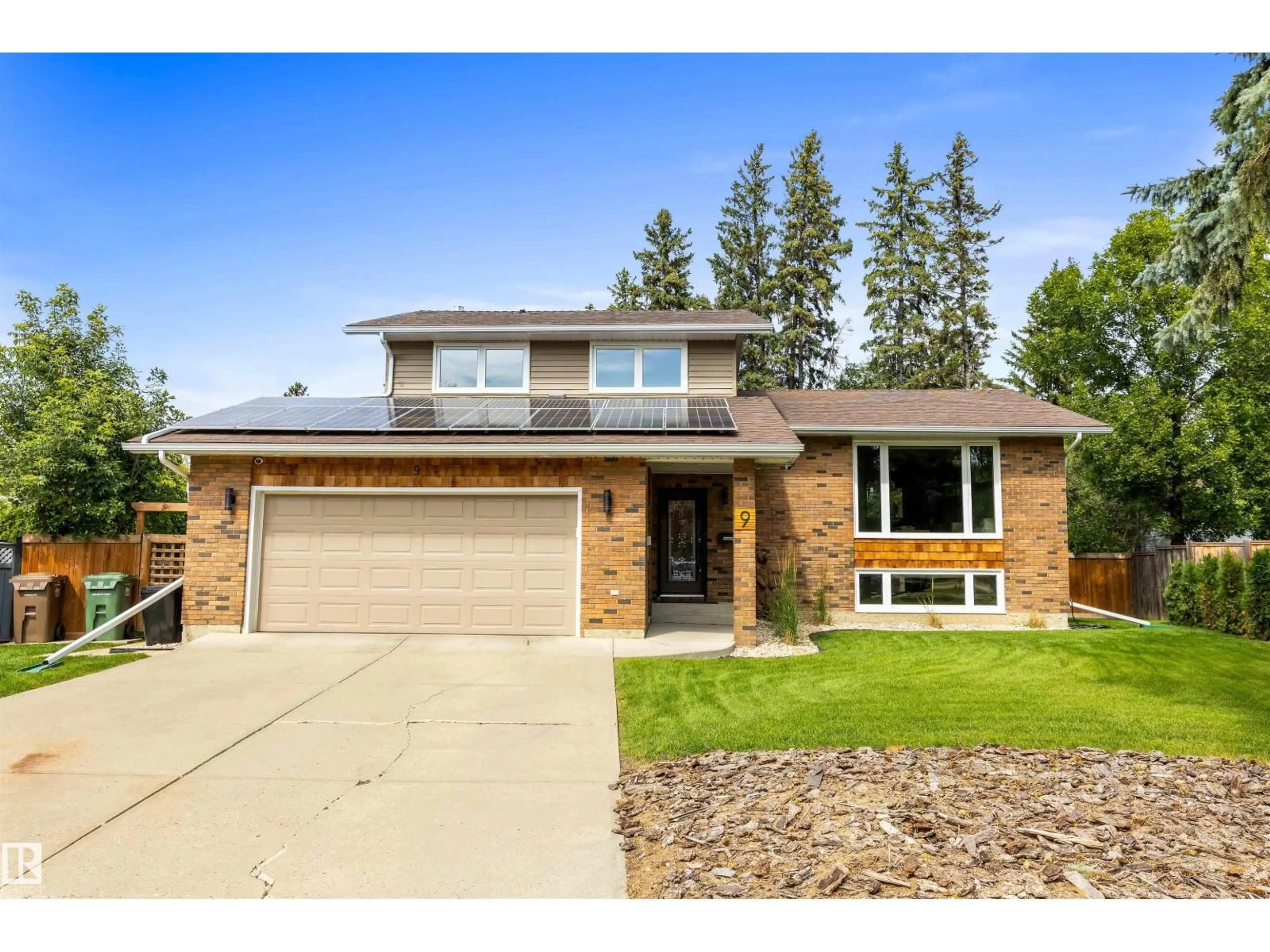 Home with brick exterior material, street for 9 BUTTERFIELD CR, St. Albert Alberta T8N2W6