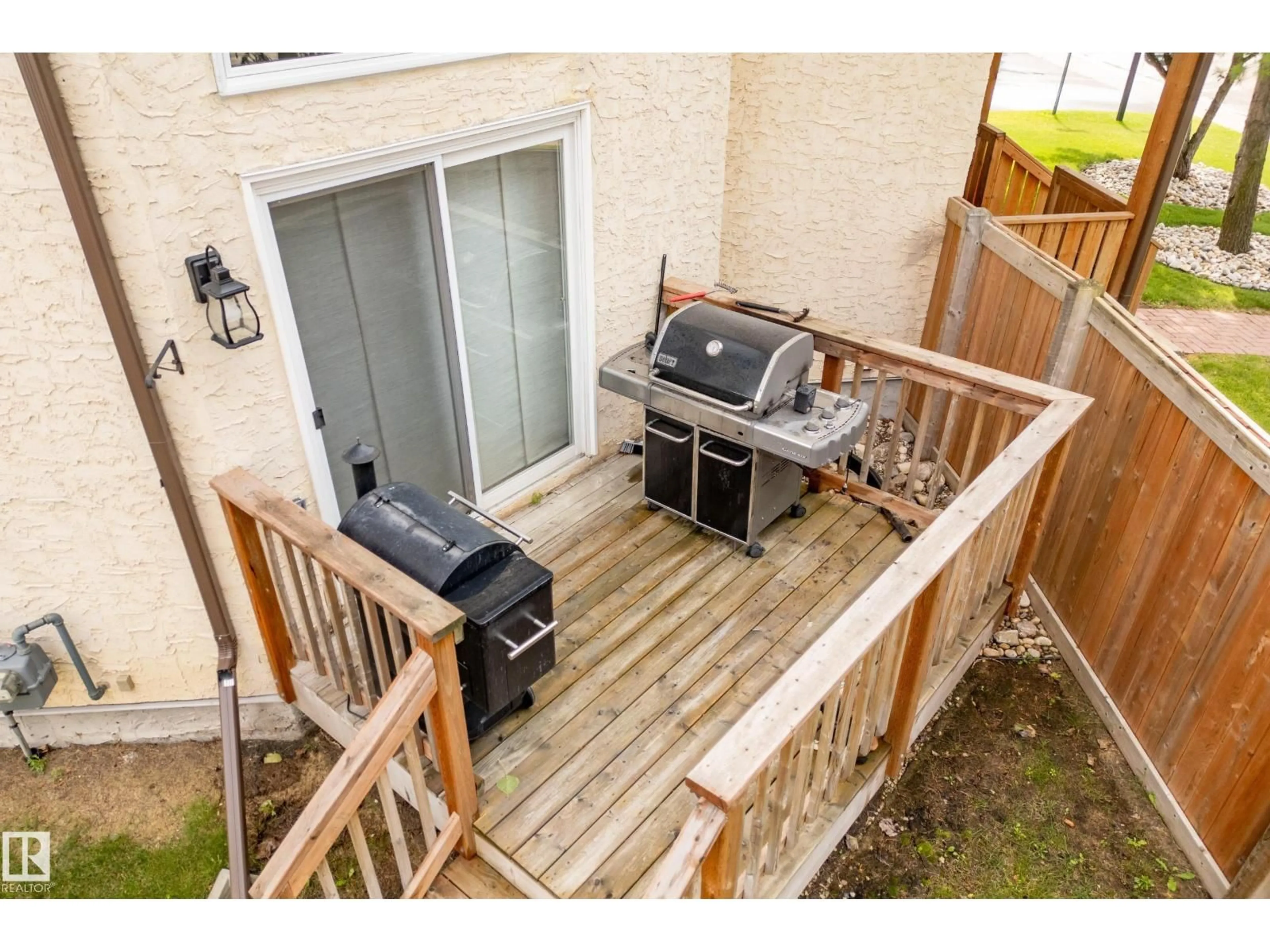 Patio, street for 25 - 3811 85 ST, Edmonton Alberta T6K4C7