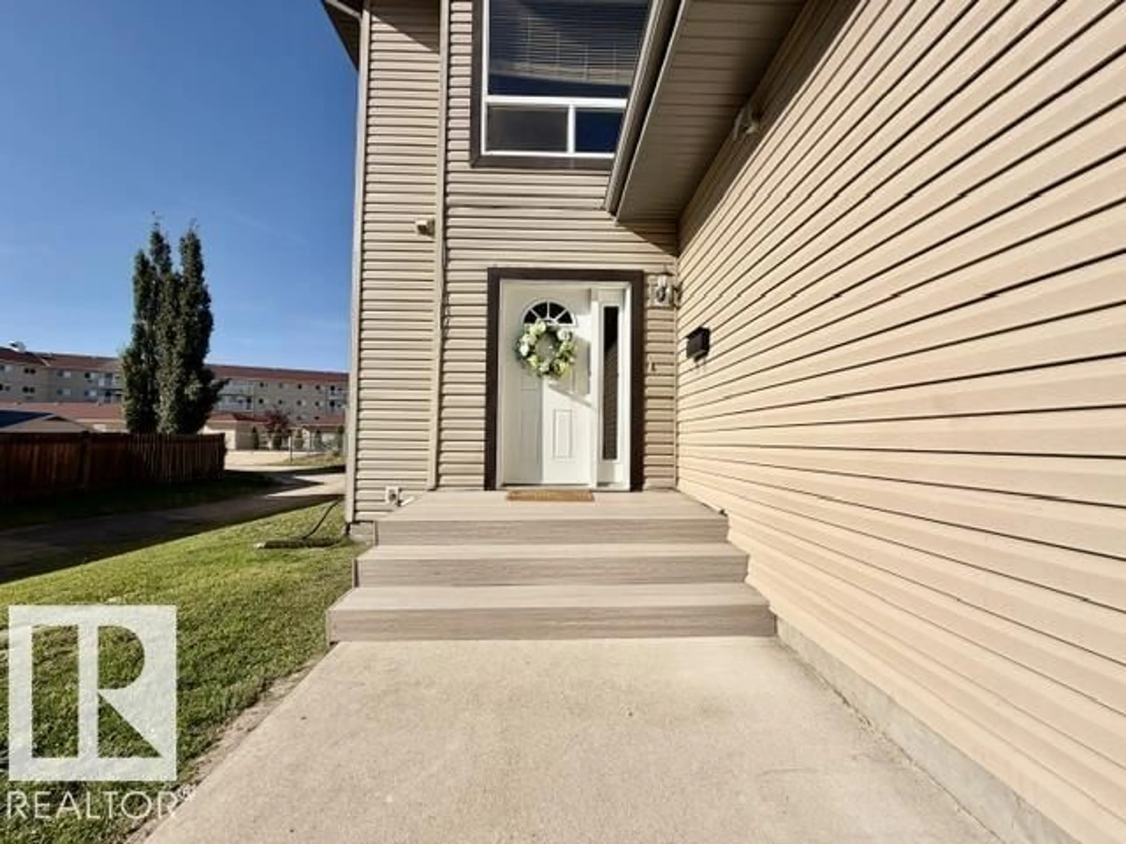 Unknown for #8 - 4702 57 AV, Wetaskiwin Alberta T9A3S9