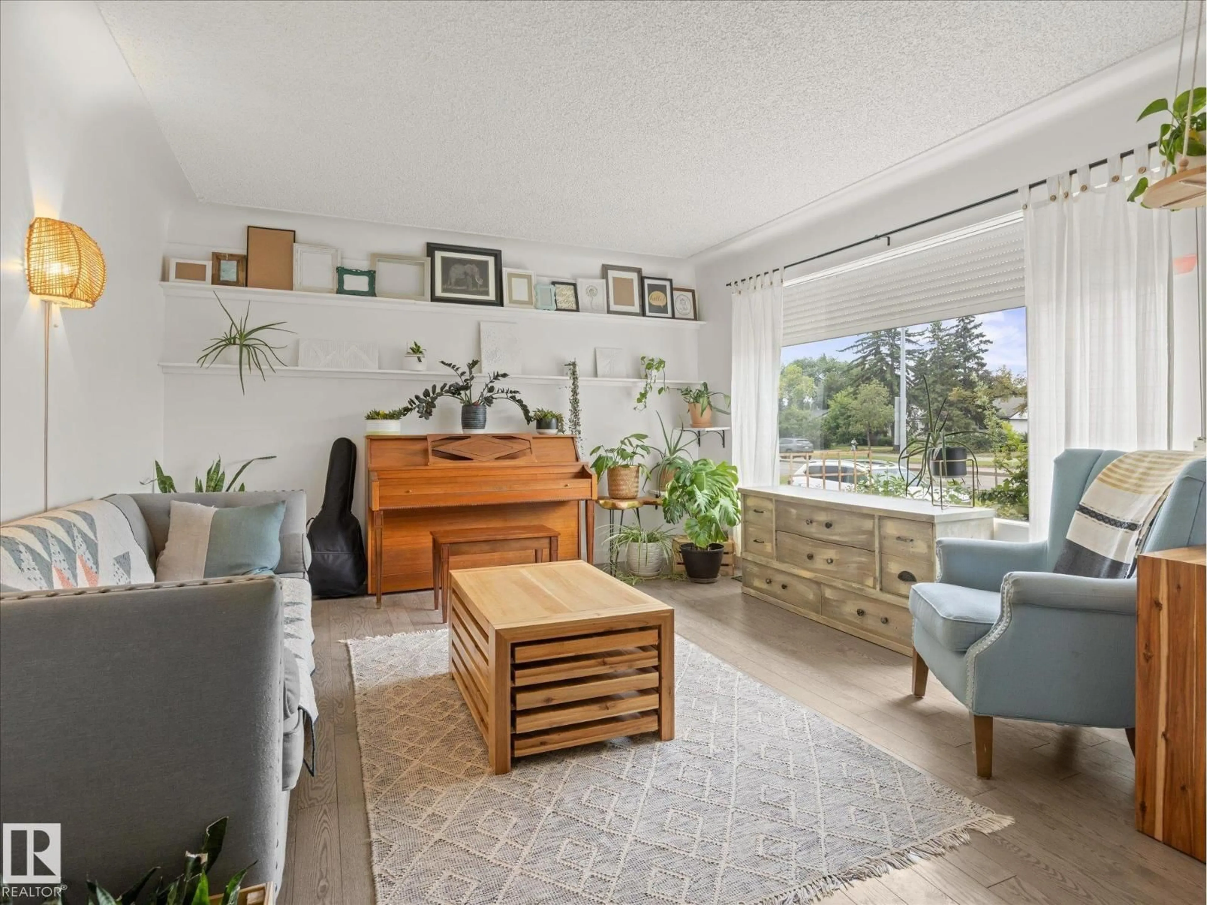 Living room with furniture, unknown for 11949 ST ALBERT TR, Edmonton Alberta T5L4G5