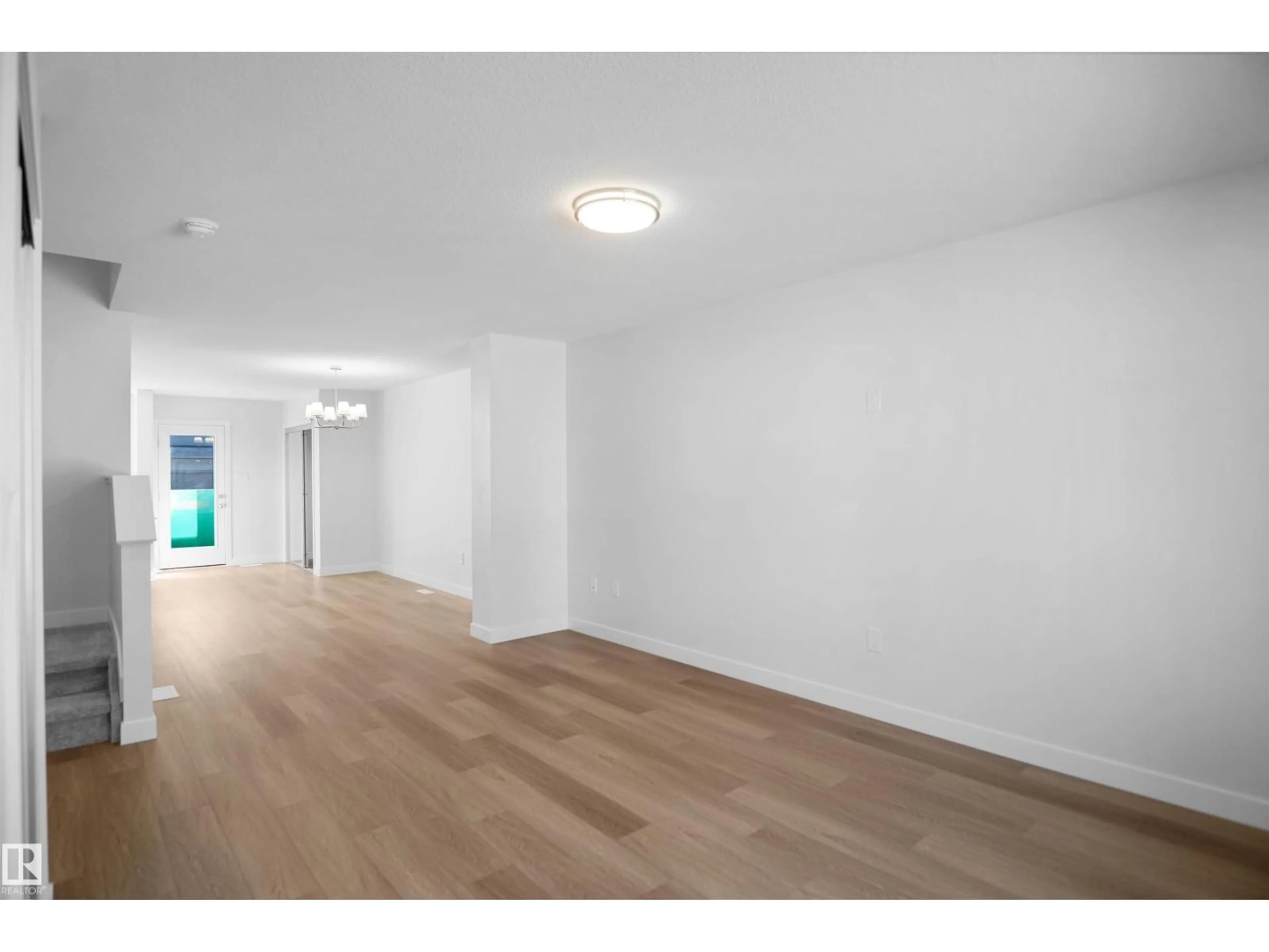 A pic of a room for 19455 22 AV, Edmonton Alberta T6M3J3