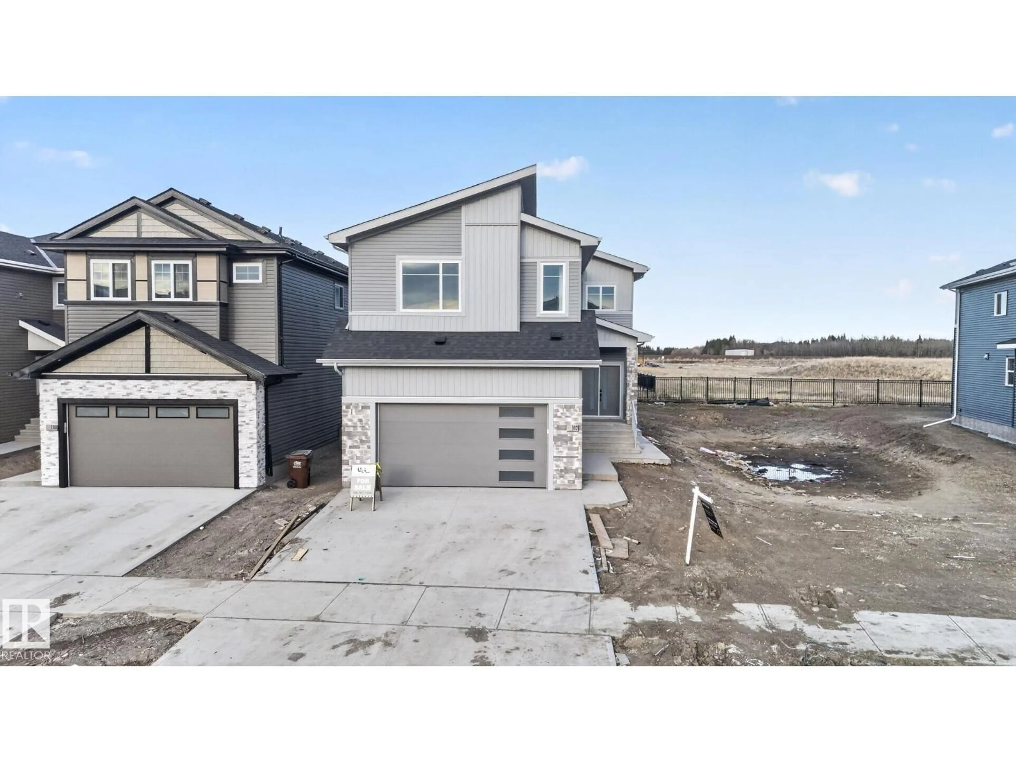 A pic from outside/outdoor area/front of a property/back of a property/a pic from drone, street for 102 ELDRIDGE PT, St. Albert Alberta T8N8C3