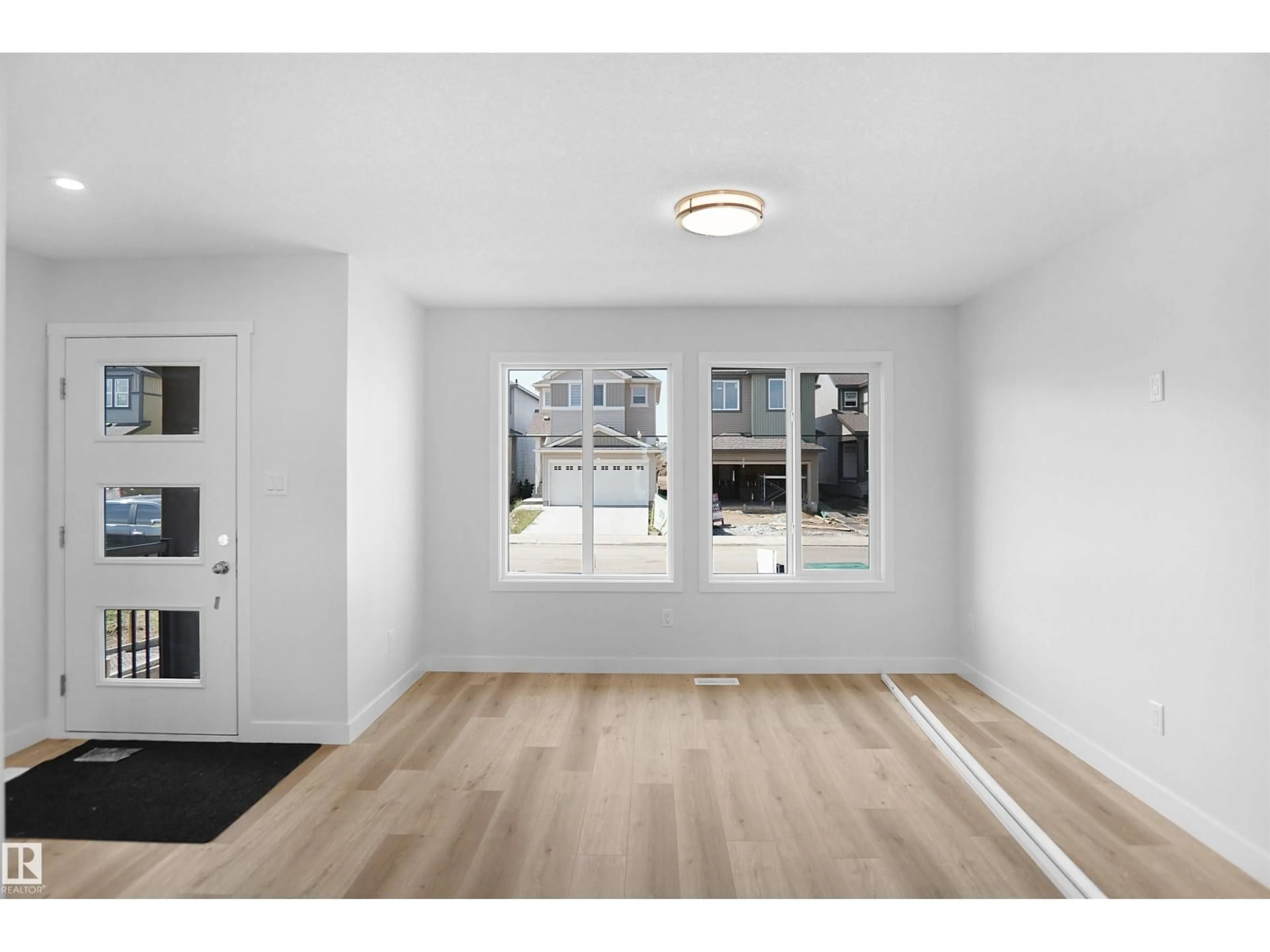 Indoor entryway for NW - 20847 16 AV, Edmonton Alberta T6M1L2