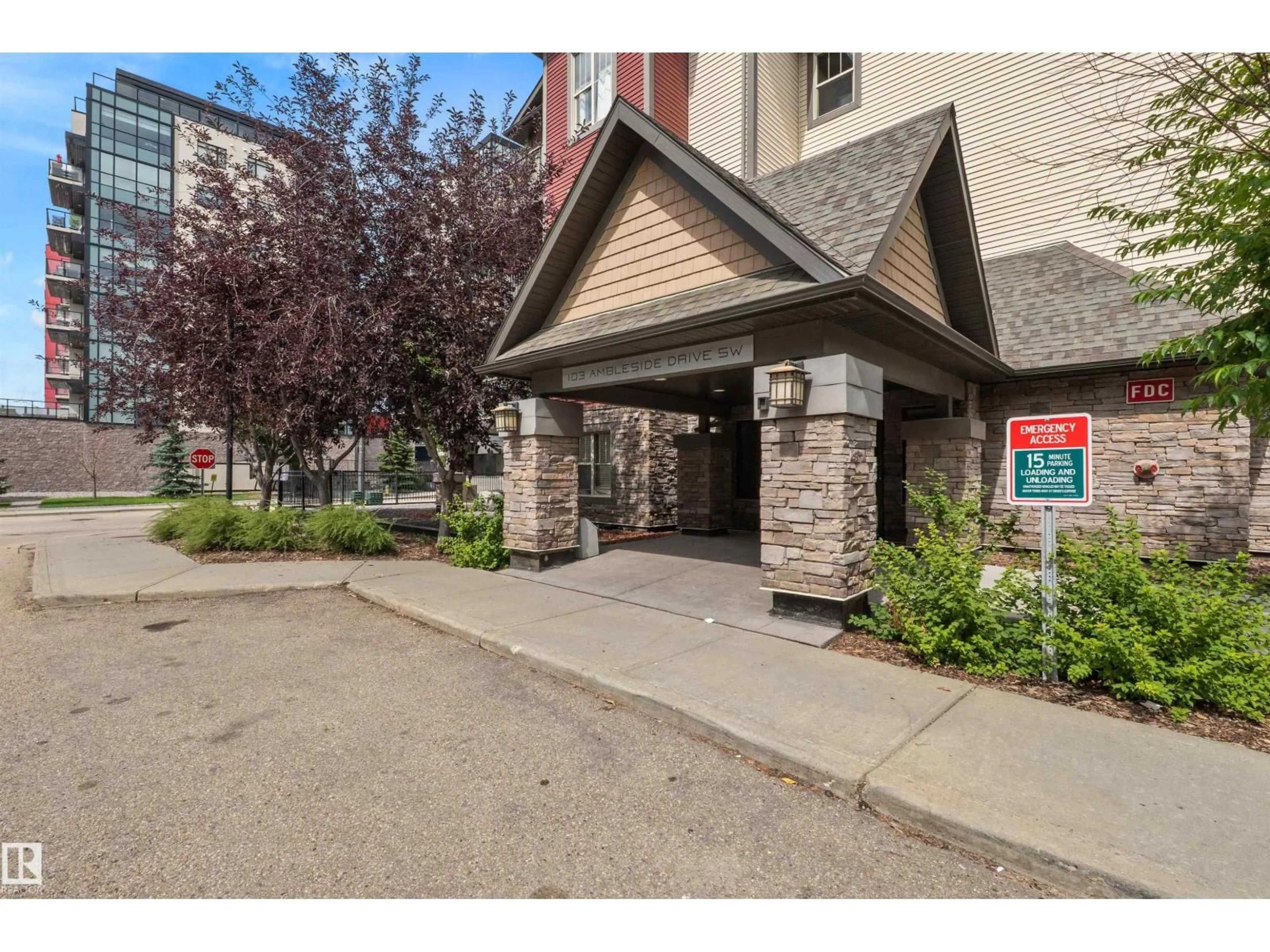 Indoor foyer for #209 - 103 AMBLESIDE DRIVE, Edmonton Alberta T6W0J4
