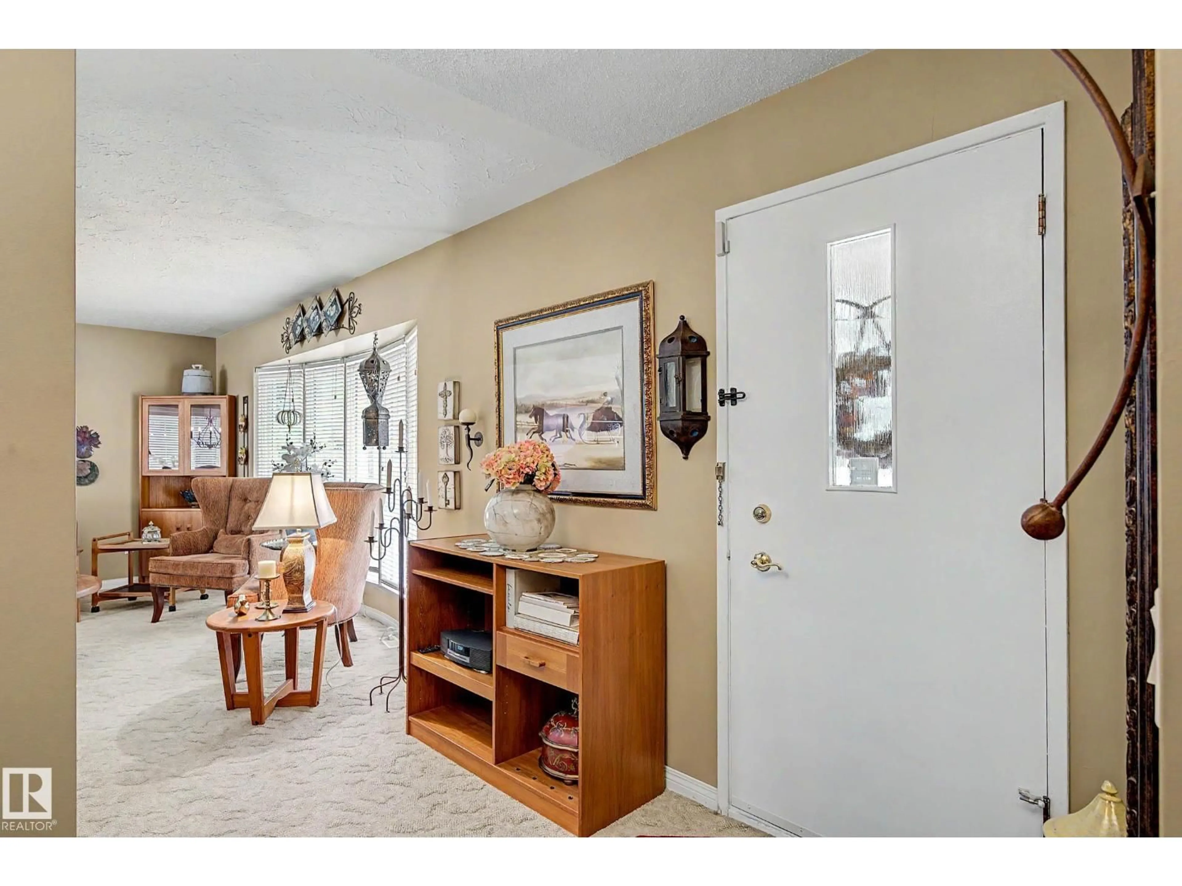 Indoor entryway for NW - 10715 50 ST, Edmonton Alberta T6A2E3