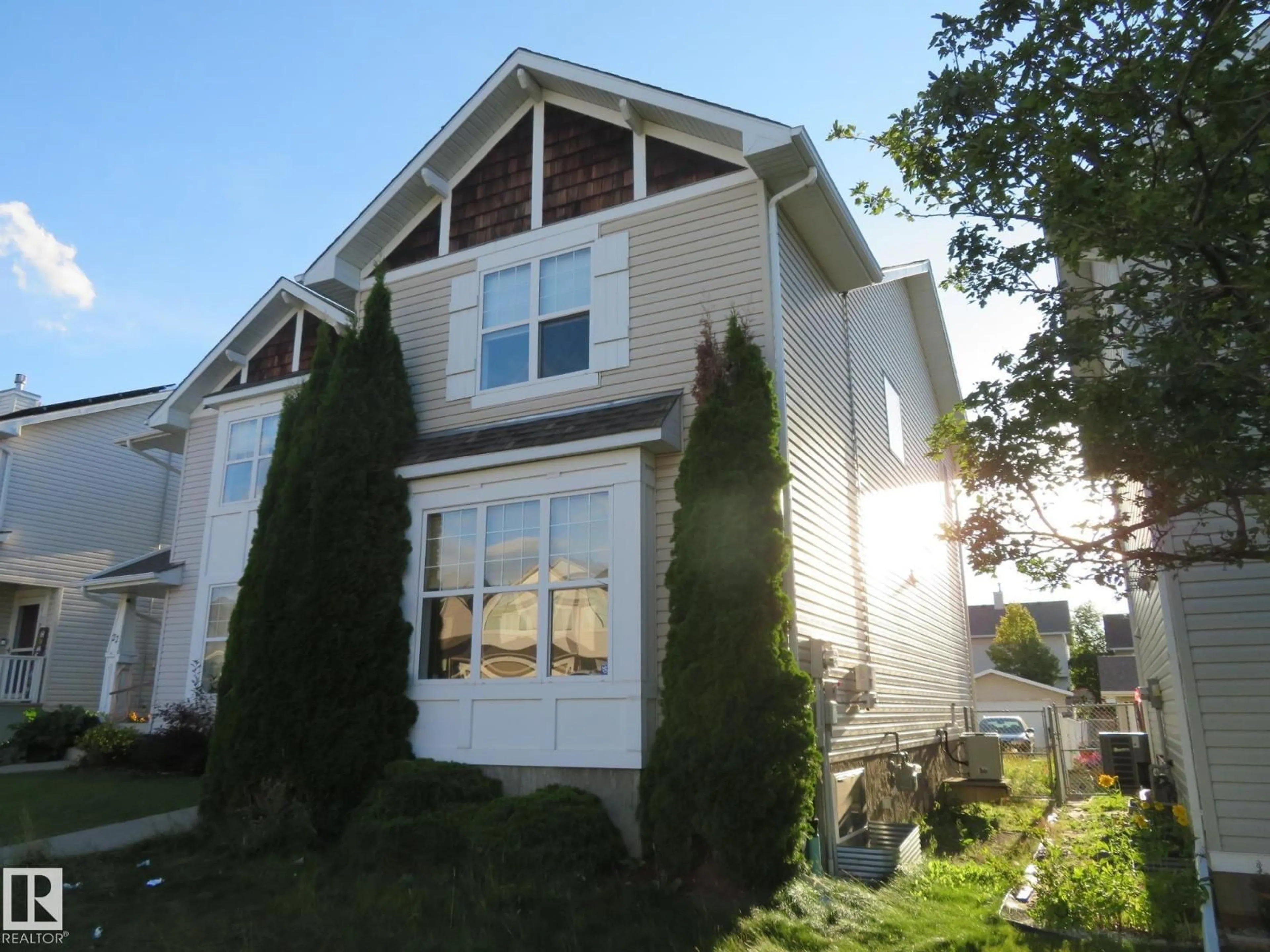 Home with vinyl exterior material, street for 18 CONNOR LN, Sherwood Park Alberta T8H2L5
