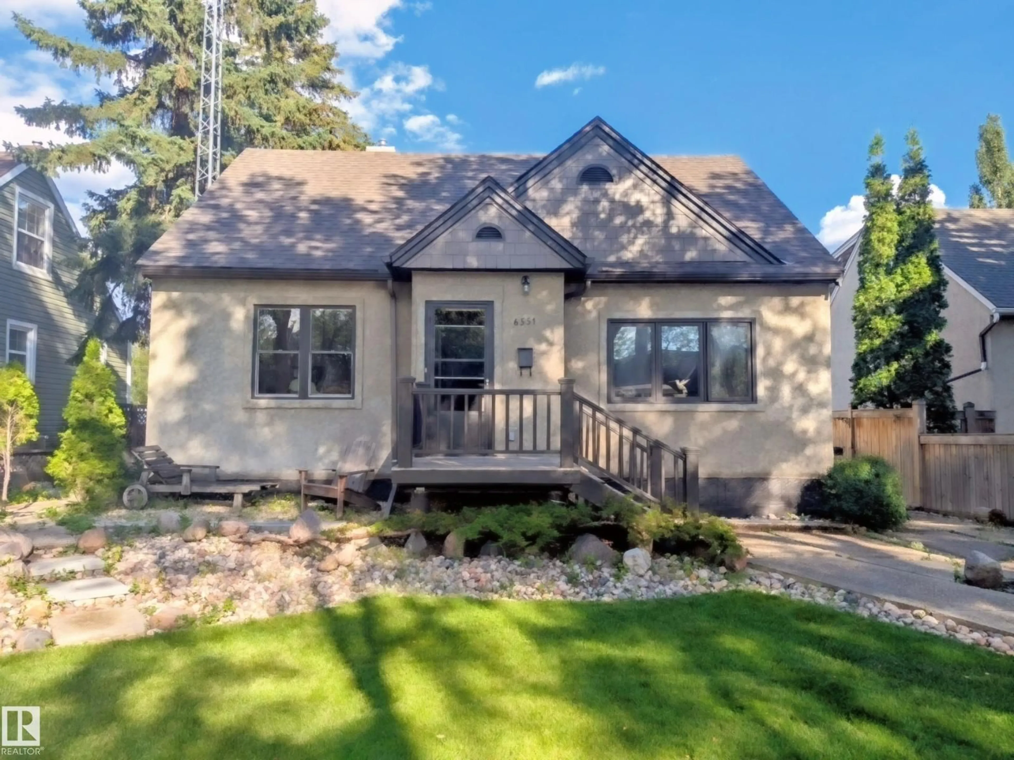 Home with vinyl exterior material, street for 6551 112A ST, Edmonton Alberta T6H4R4