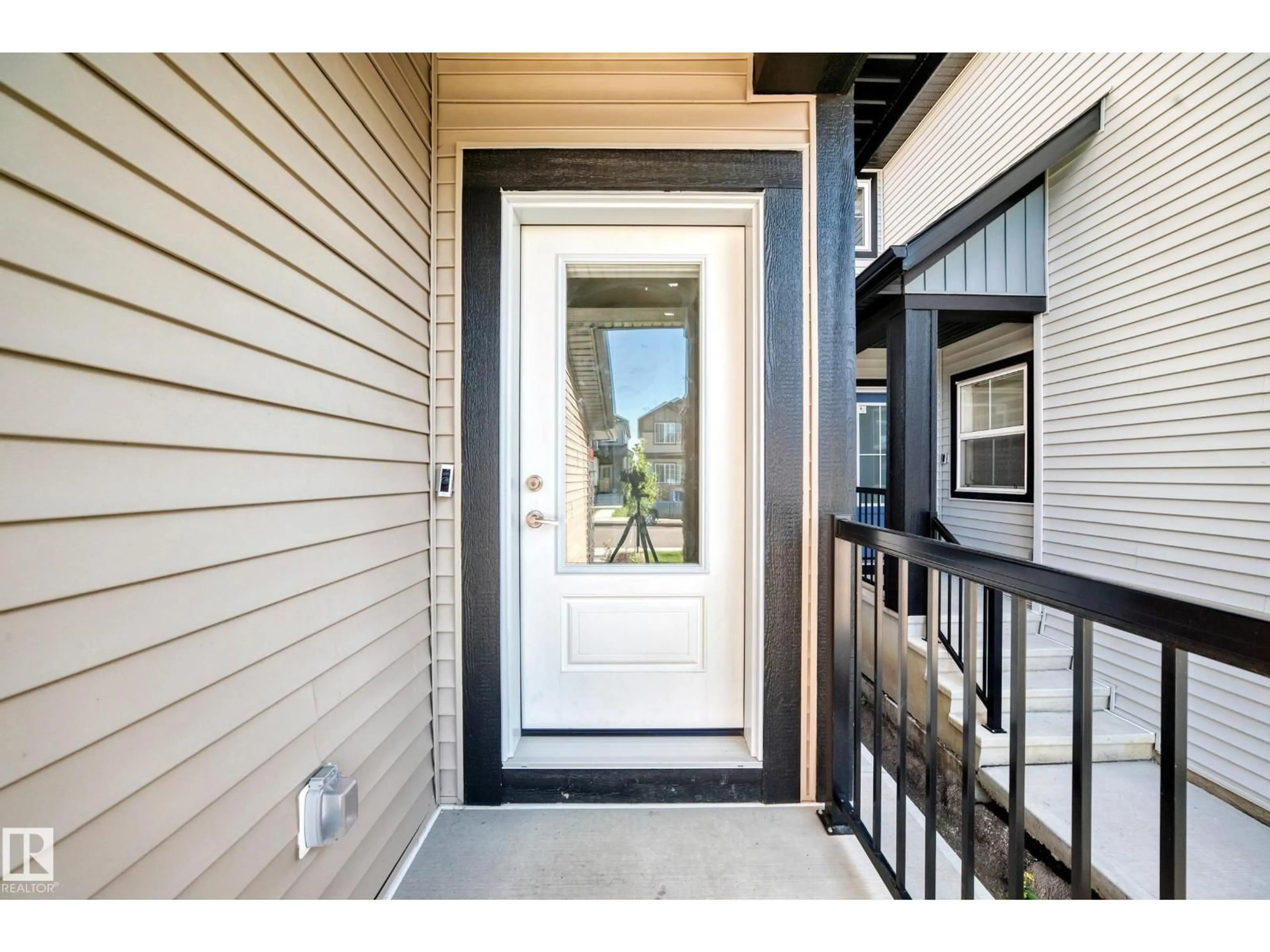 Indoor entryway for 7056 182 AV, Edmonton Alberta T5Z0V7