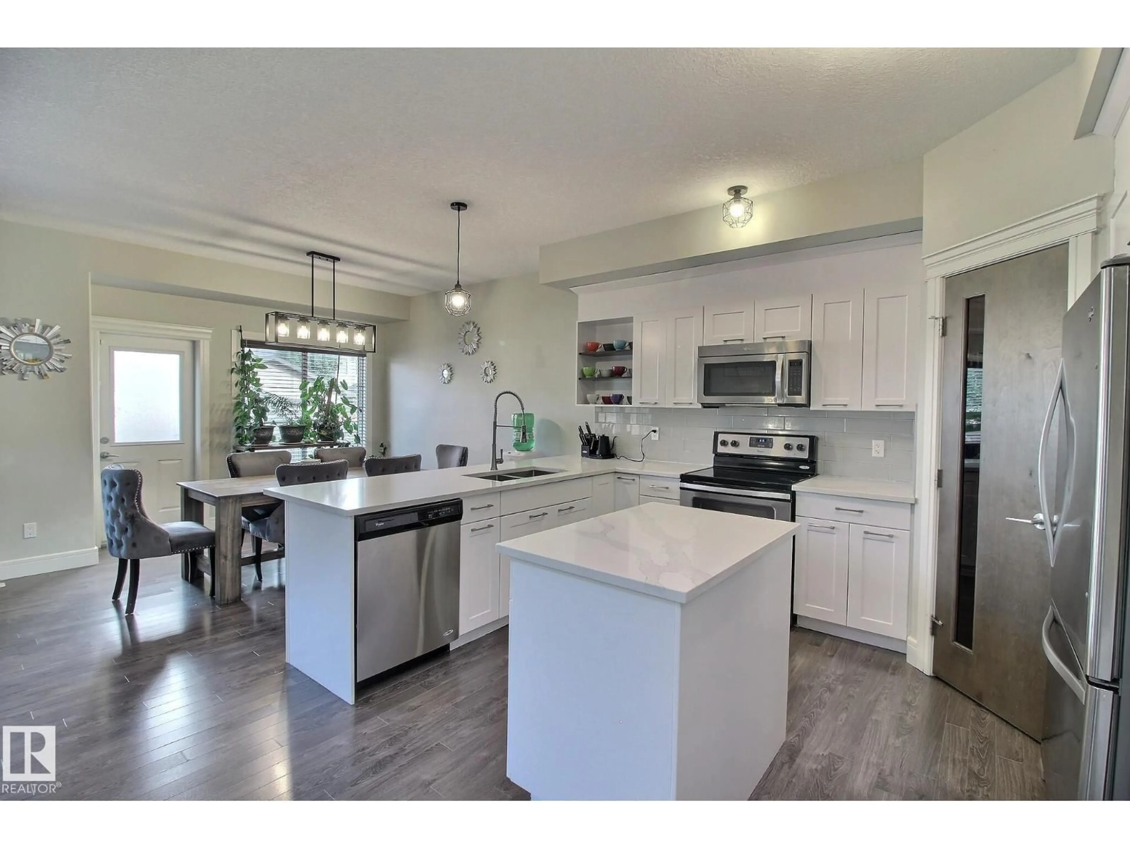 Open concept kitchen, ceramic/tile floor for 35 HUDSON CV, Spruce Grove Alberta T7X0R8
