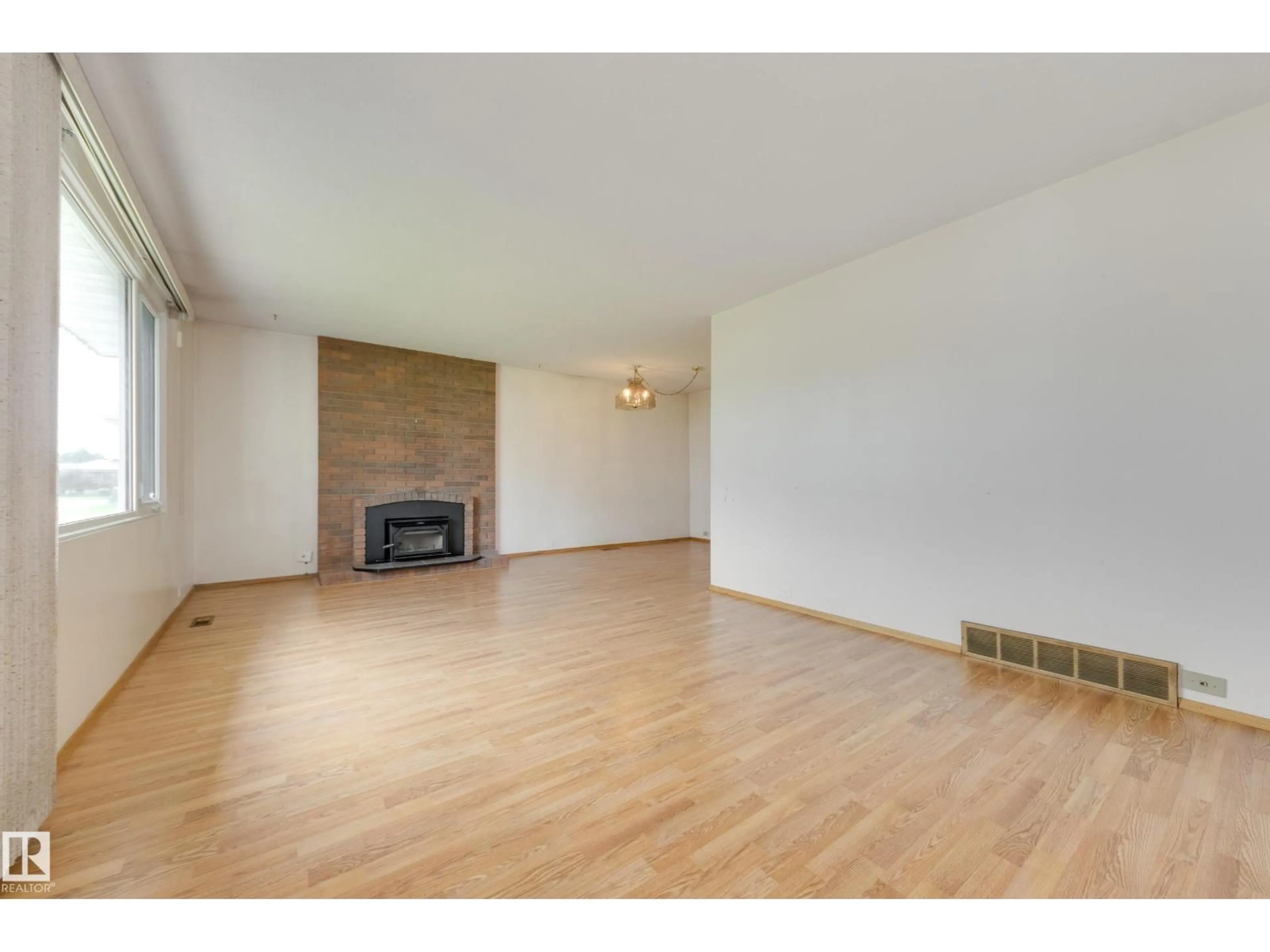 A pic of a room for NW - 13816 90 ST, Edmonton Alberta T5E3N3
