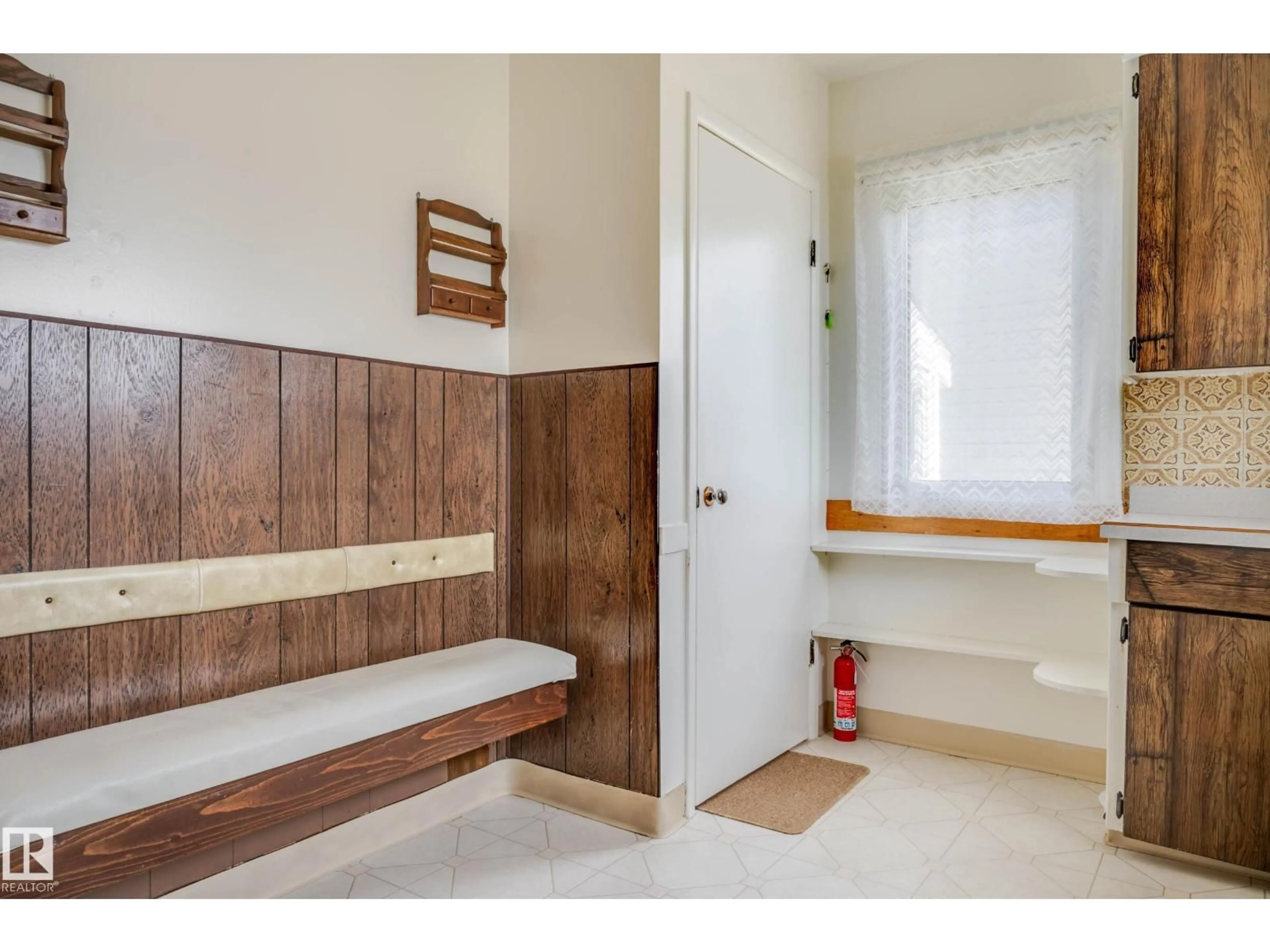 Indoor entryway for 5710 51 AV, Cold Lake Alberta T9M1S4