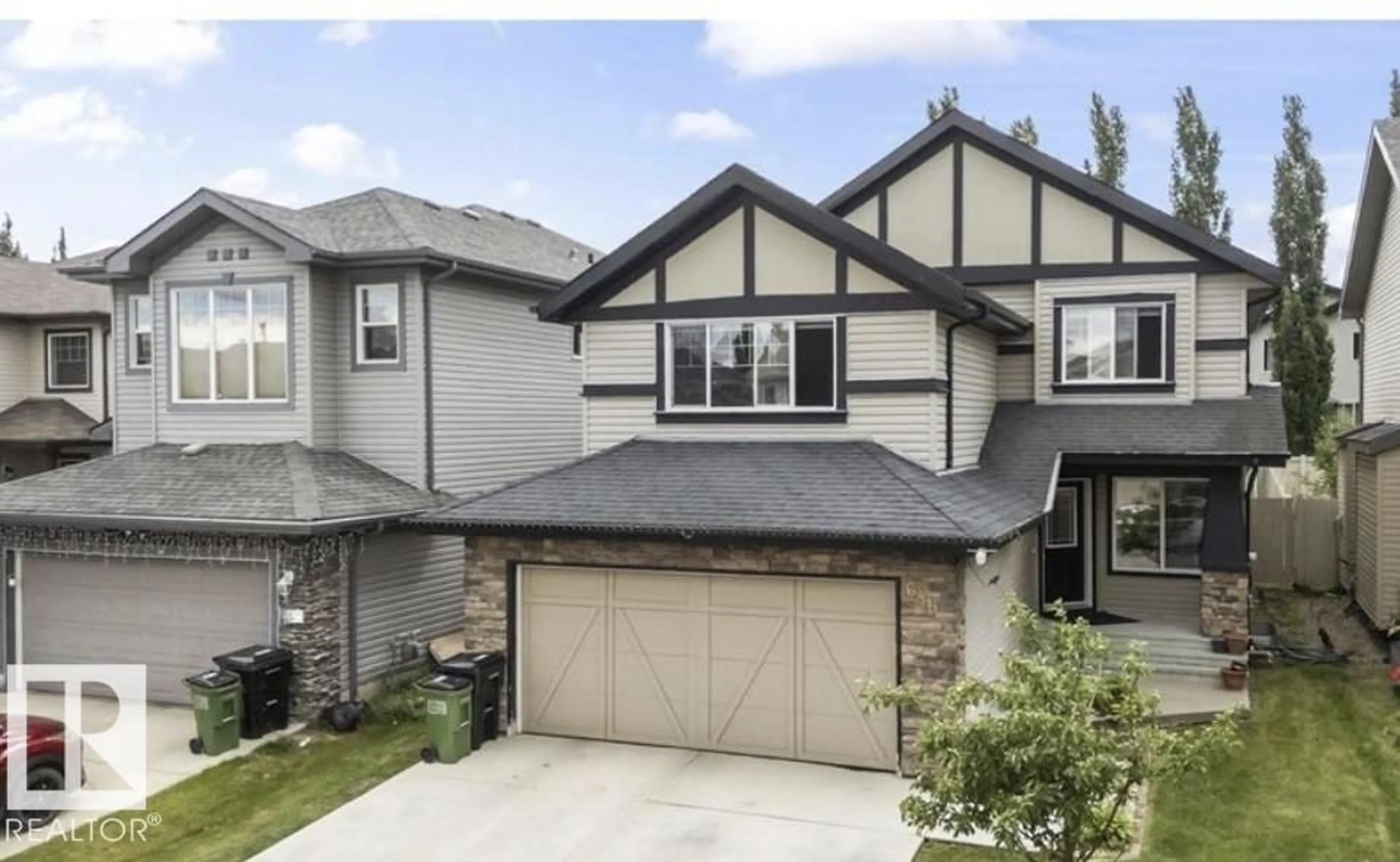 Home with vinyl exterior material, street for SW - 6811 19 AV, Edmonton Alberta T6X0L8