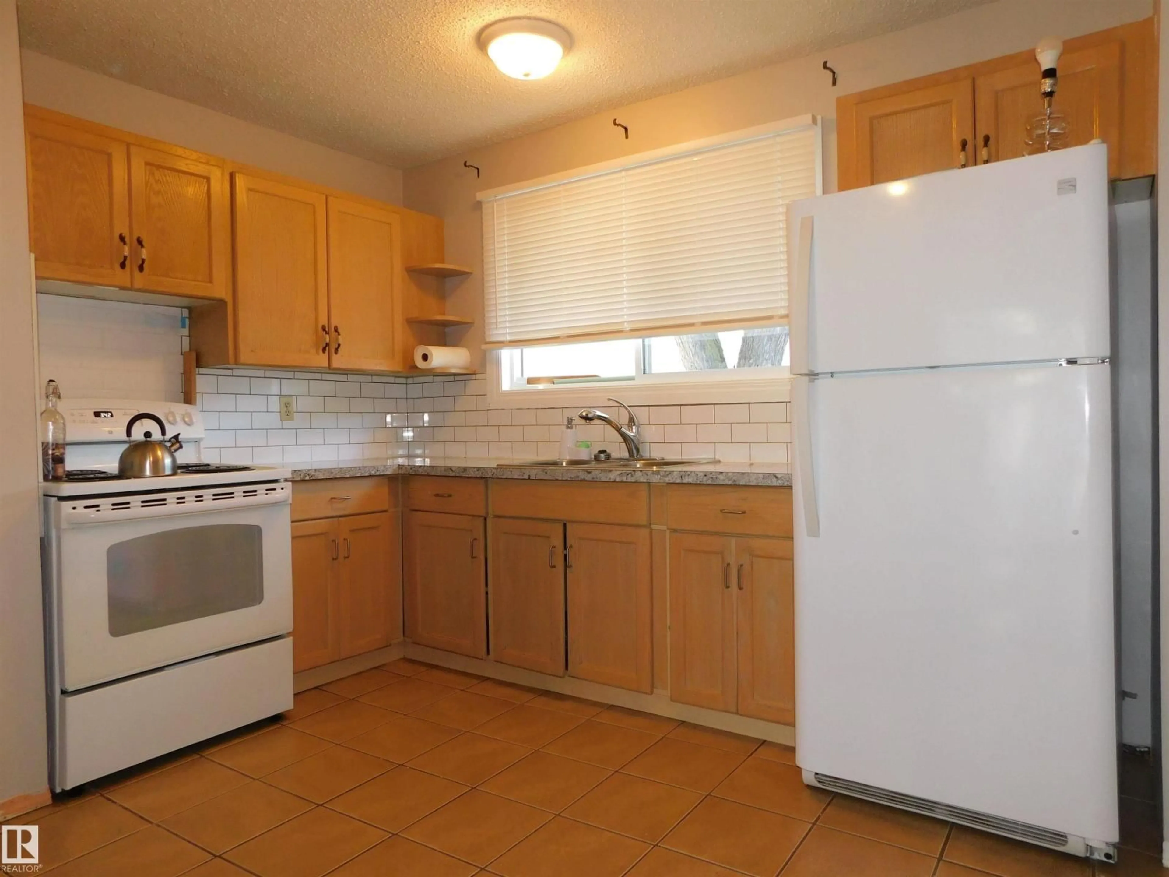 Standard kitchen, unknown for 213 HABITAT CR, Edmonton Alberta T5A3K8
