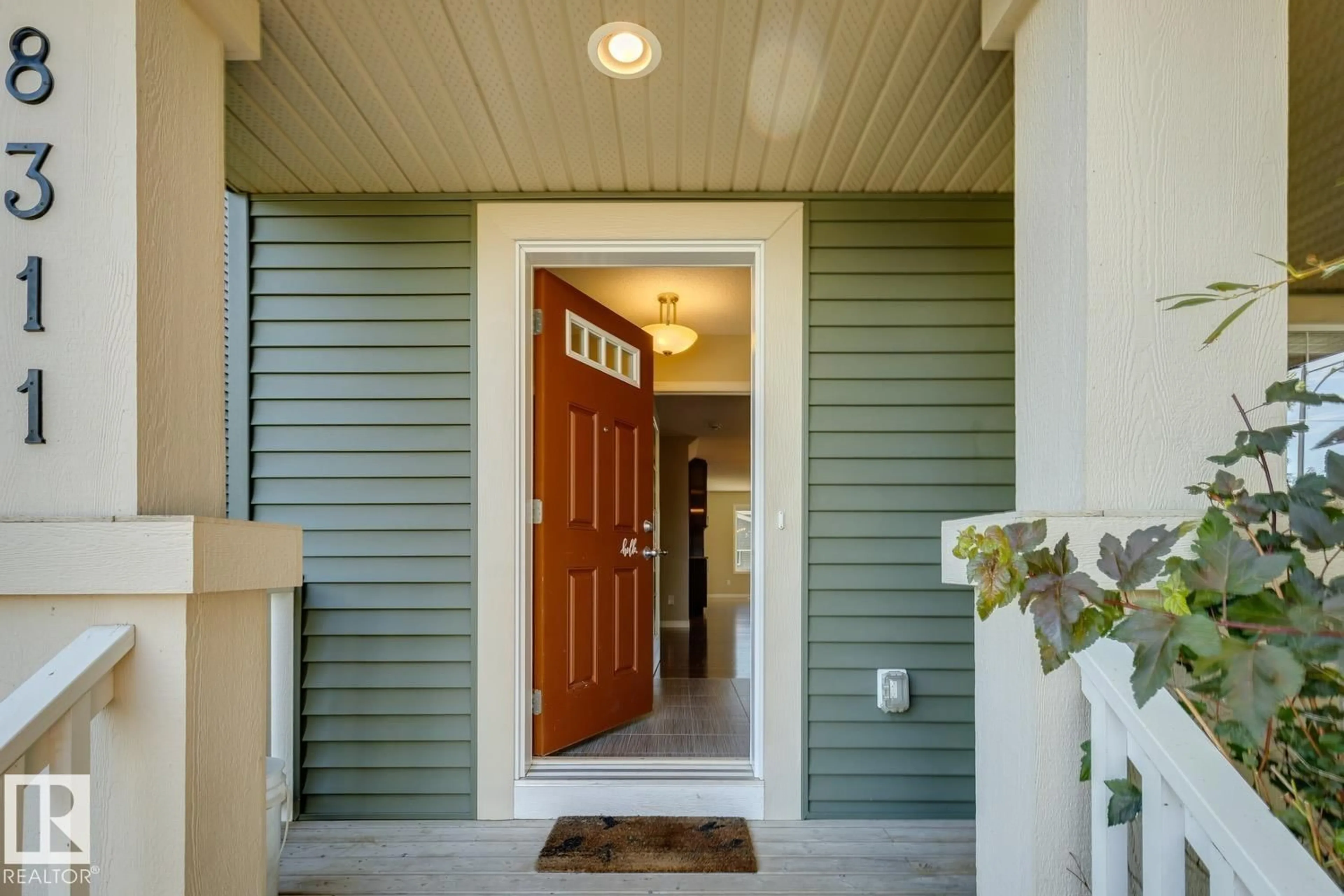 Indoor entryway for 8311 ELLIS CR, Edmonton Alberta T6M0P8