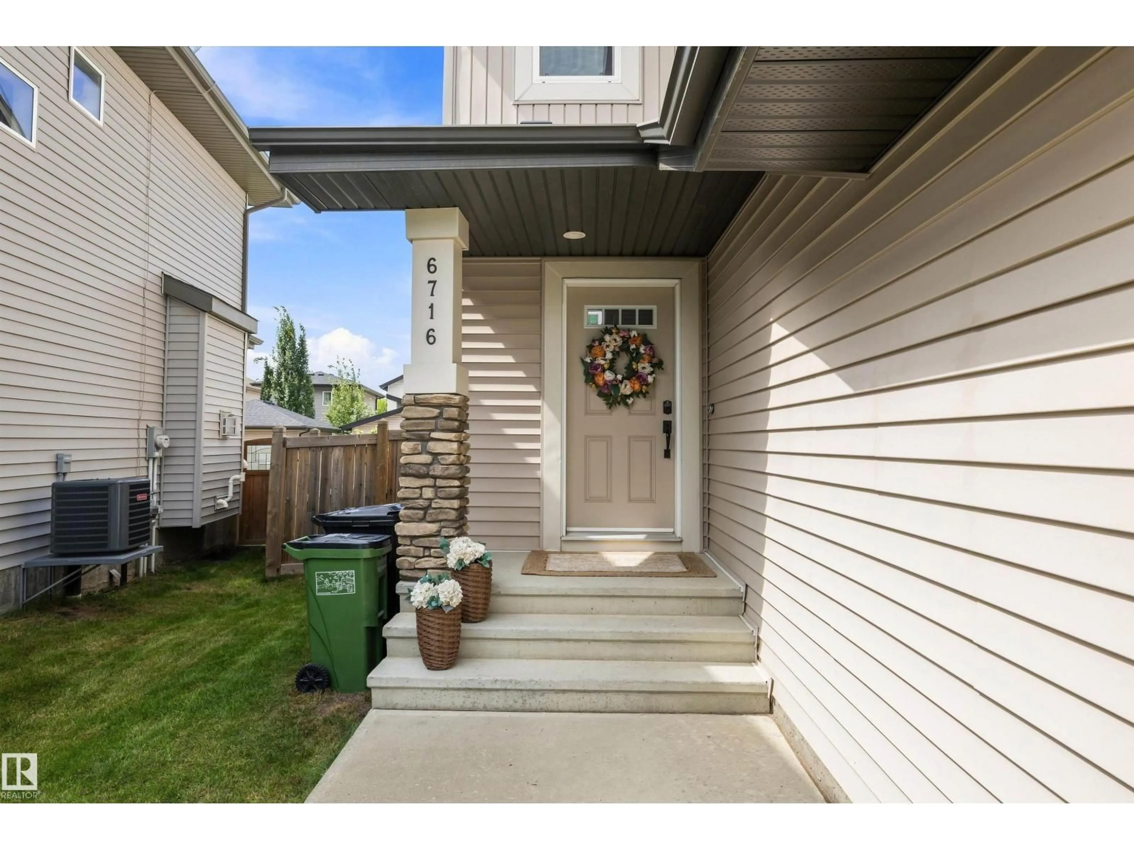 Unknown for 6716 CARDINAL RD, Edmonton Alberta T6W2Y6