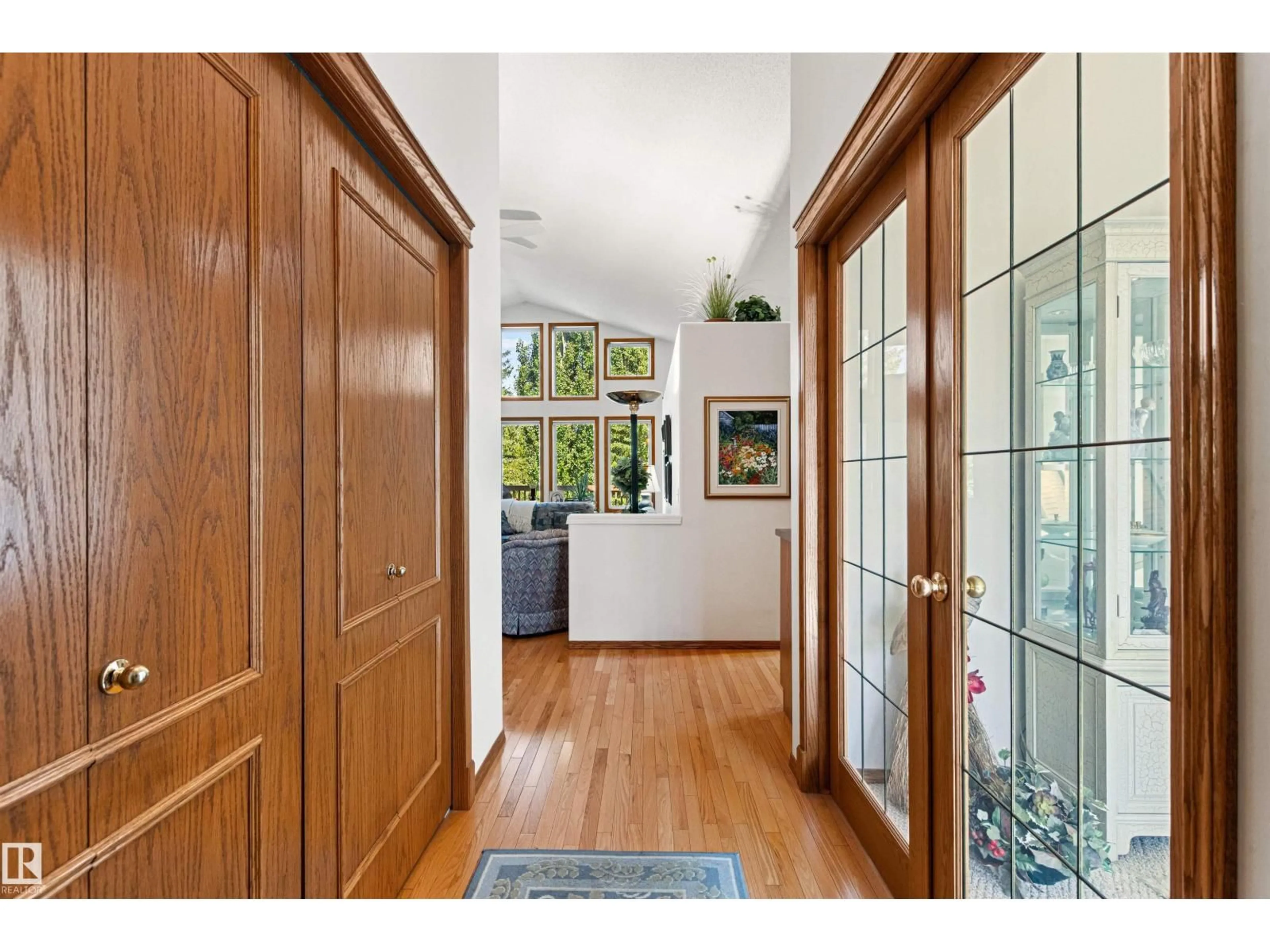 Indoor entryway for 88 DECHENE RD, Edmonton Alberta T6M2S4