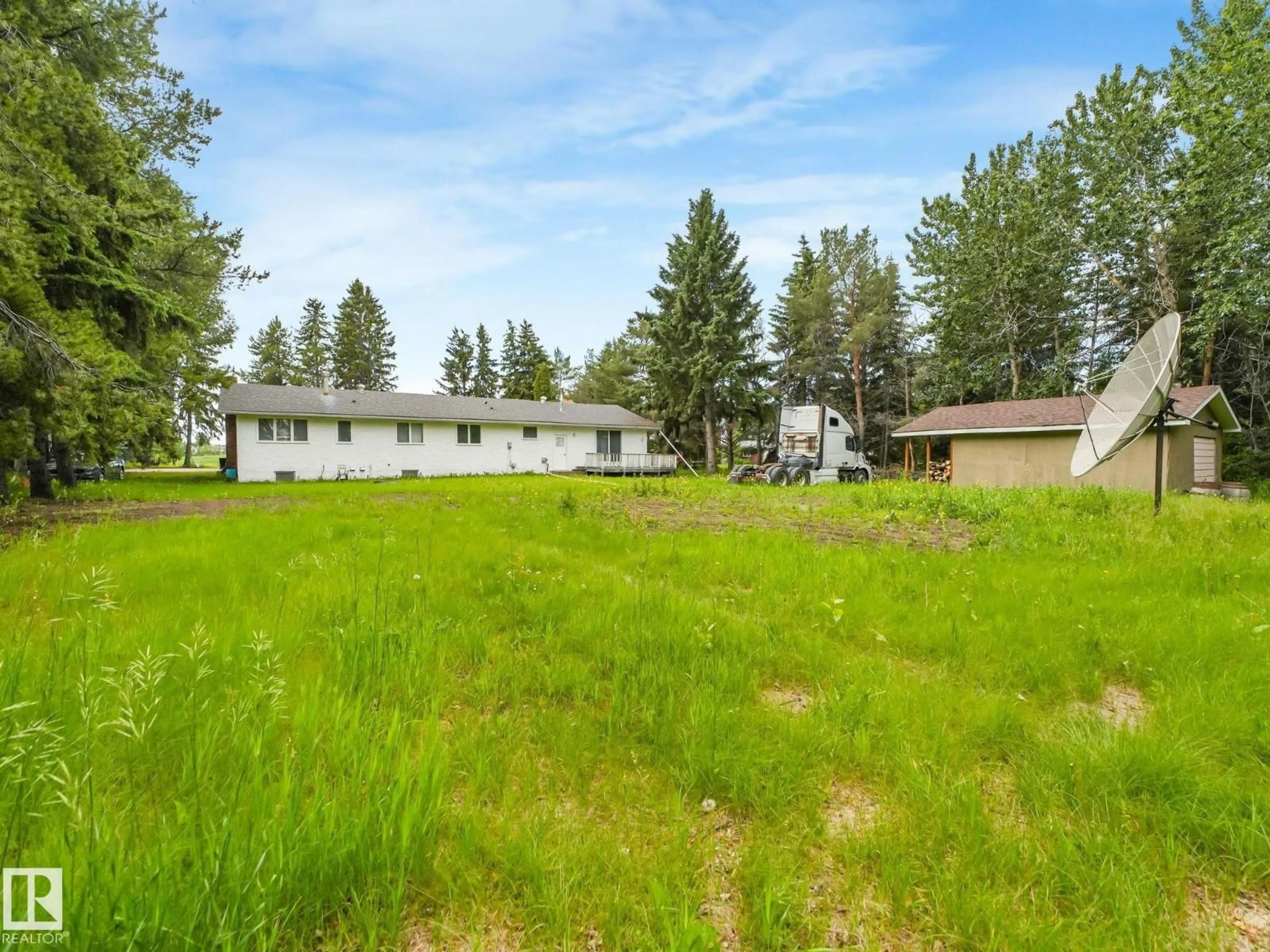 A pic from outside/outdoor area/front of a property/back of a property/a pic from drone, unknown for 10912 5 AV SW, Edmonton Alberta T6W1A2