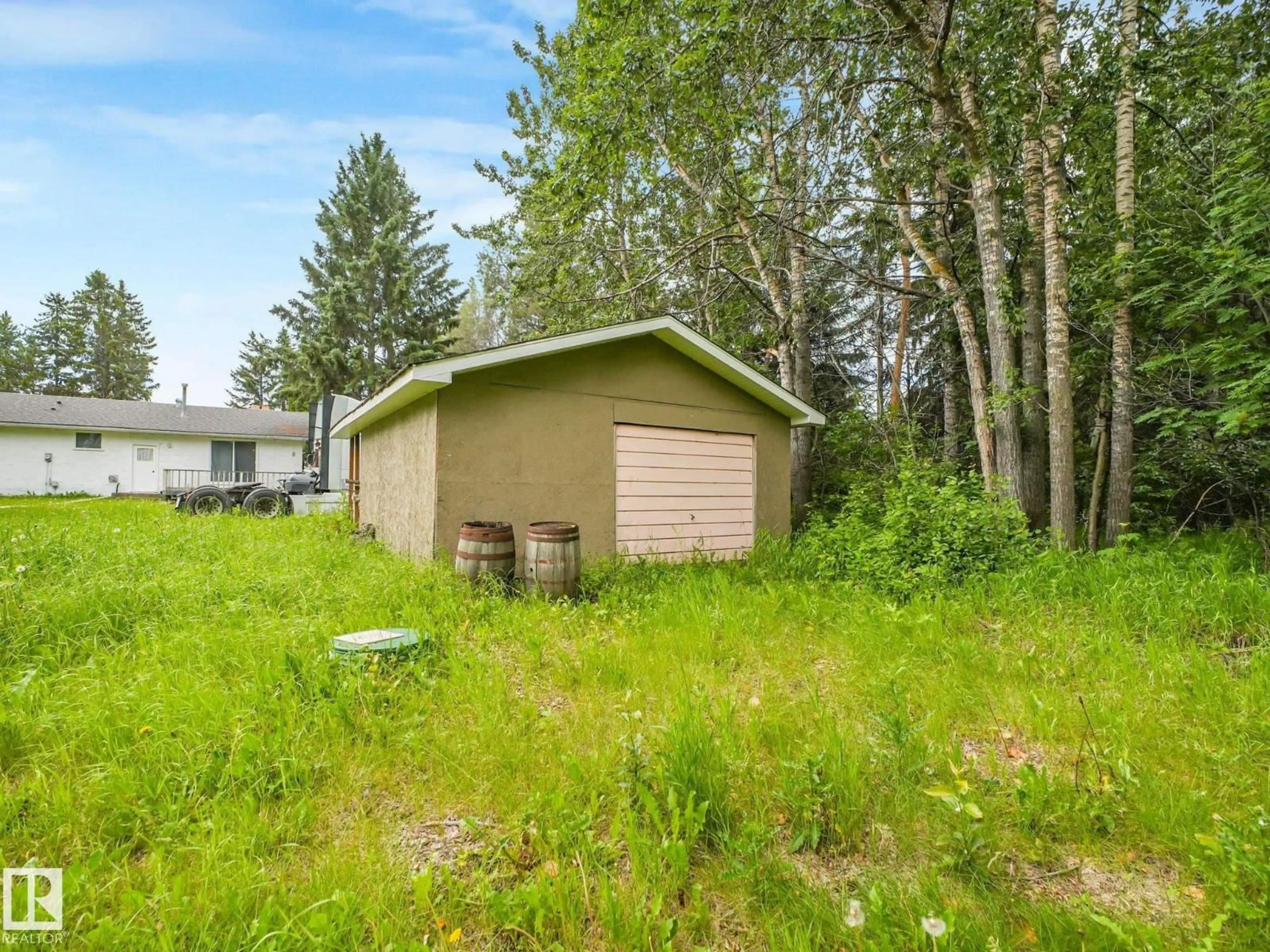 Shed for 10912 5 AV SW, Edmonton Alberta T6W1A2