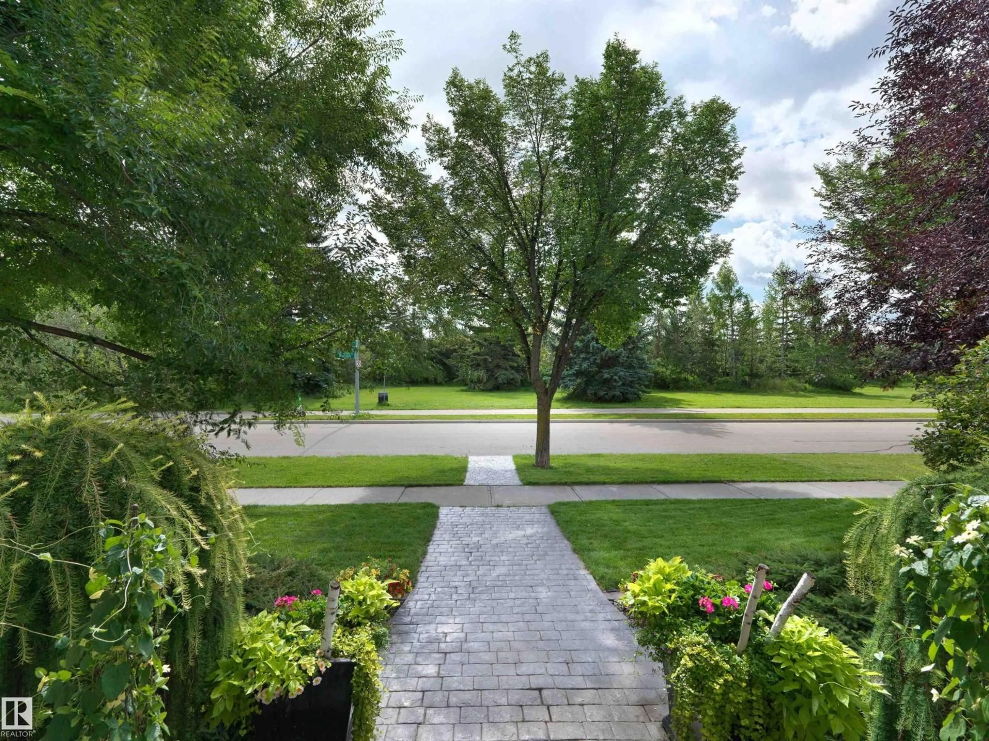 Patio, street for S NW - 202 SASKATCHEWAN DR, Edmonton Alberta T6G2W6