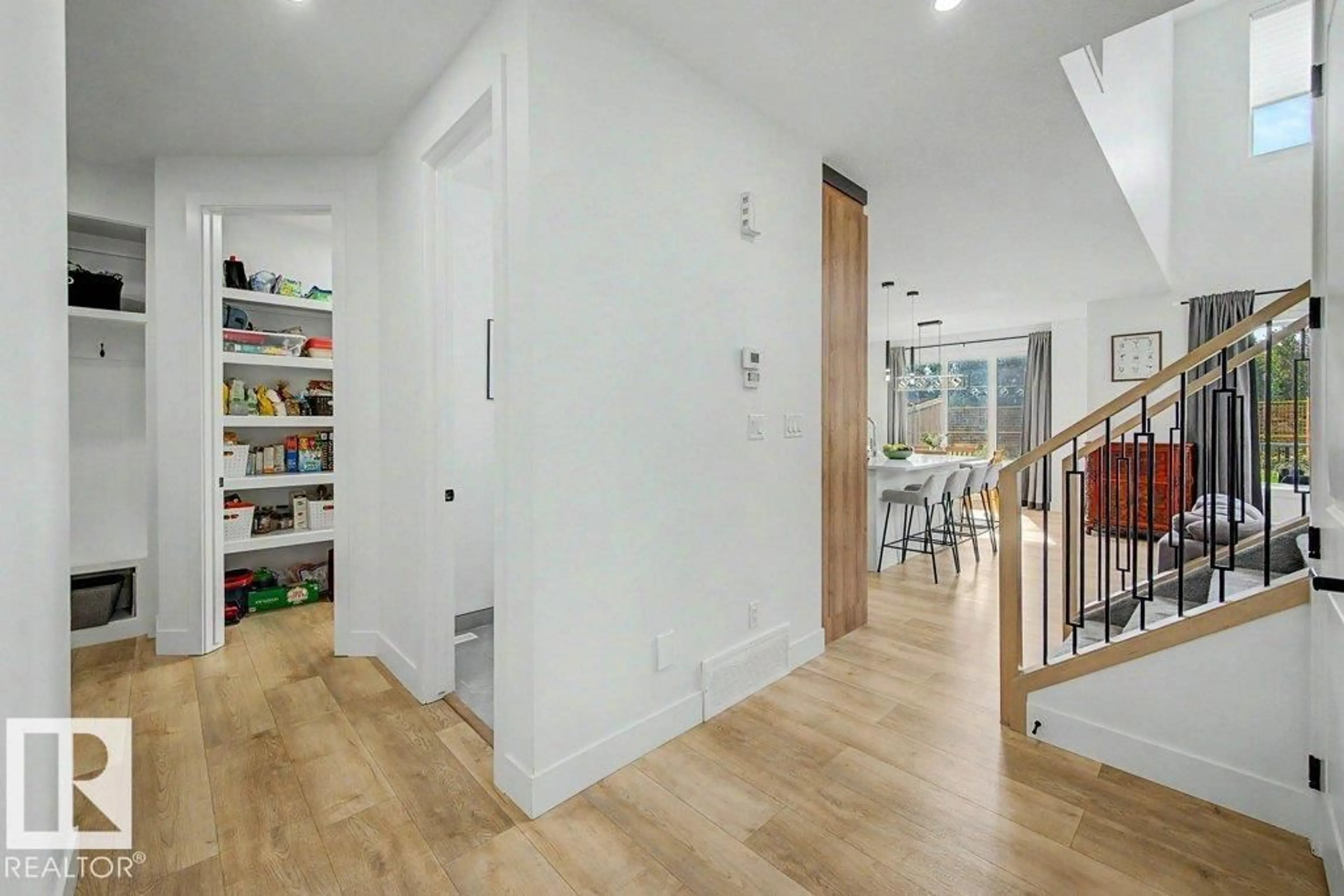 Indoor entryway for 66 FENWYCK BV, Spruce Grove Alberta T7X3G5