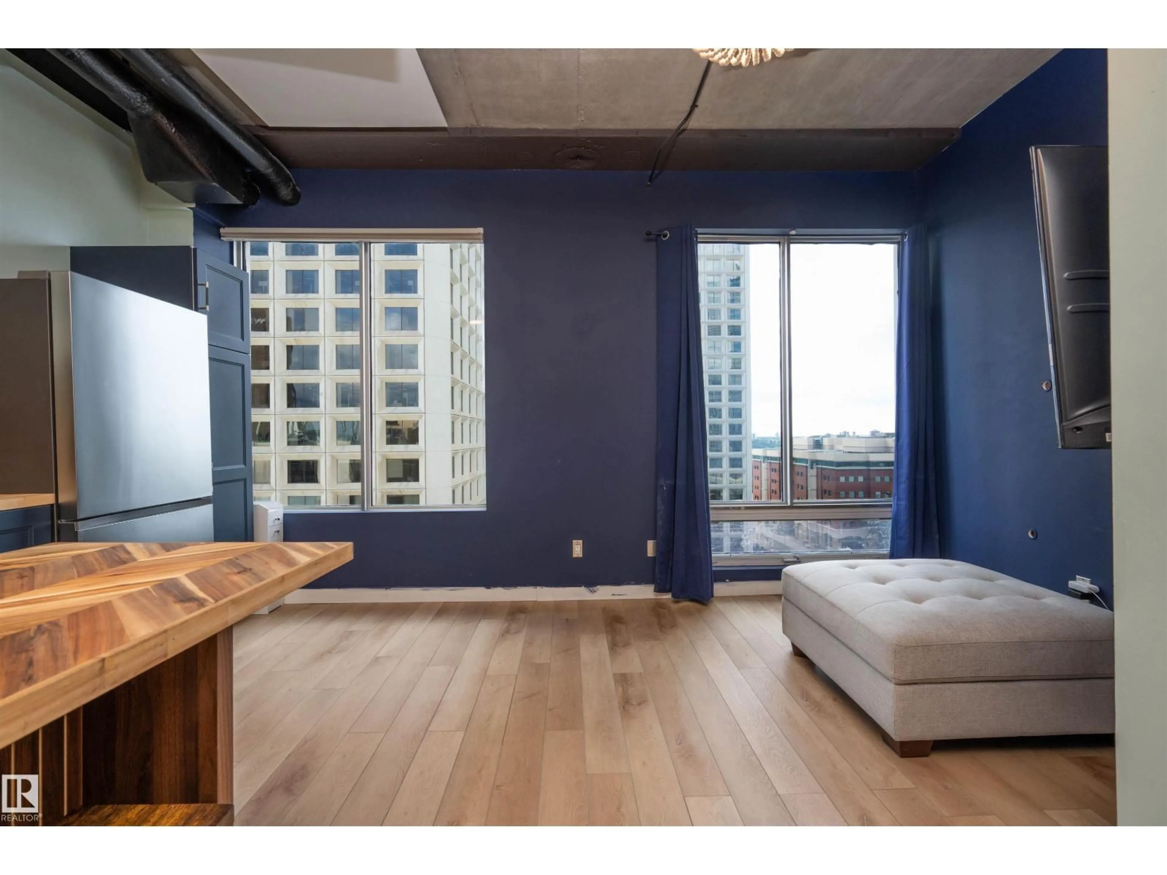 A pic of a room for 10024 - 913 JASPER AV, Edmonton Alberta T5J1R9