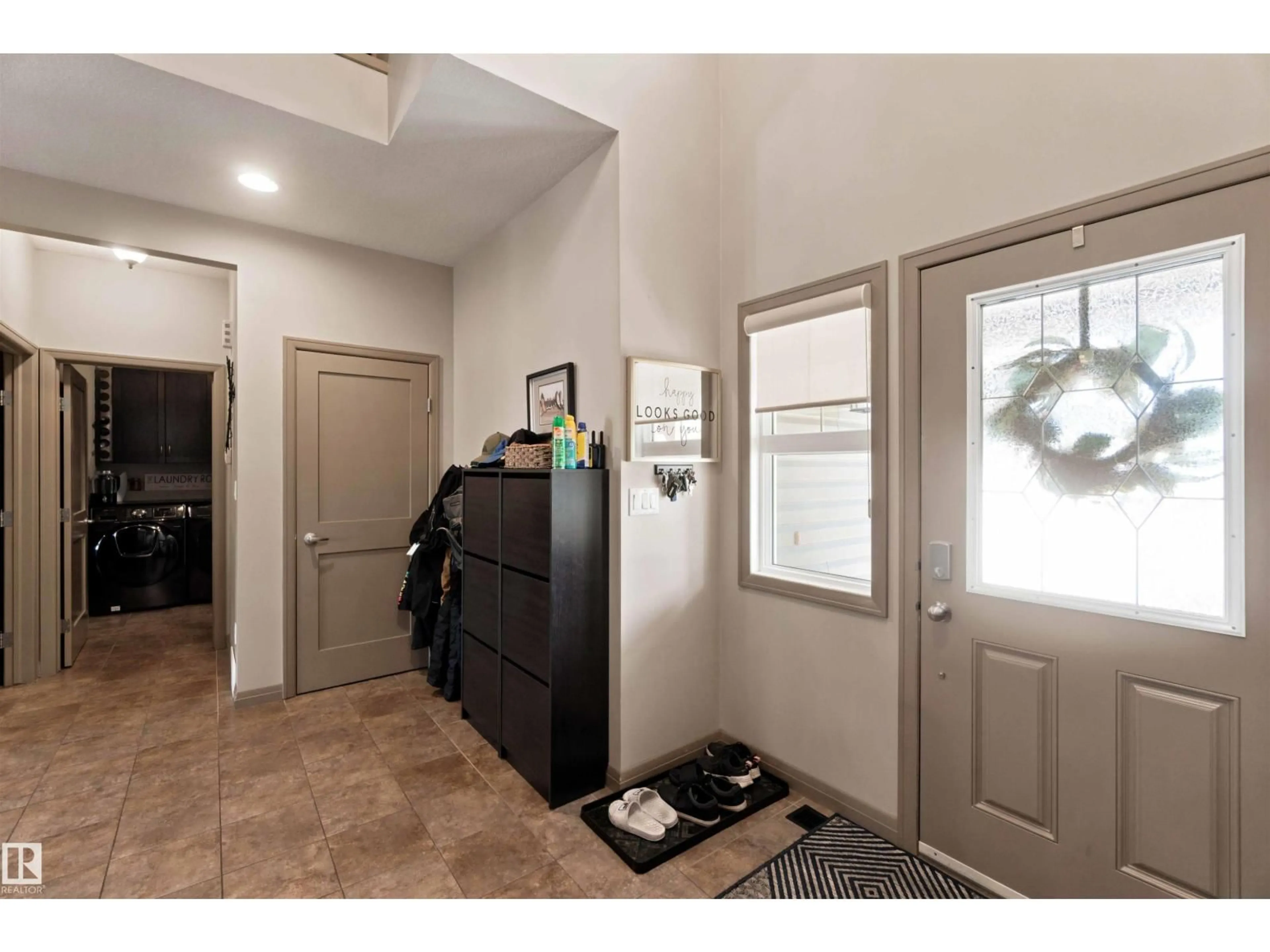 Indoor entryway for 6223 SUNBROOK LN, Sherwood Park Alberta T8H0J8