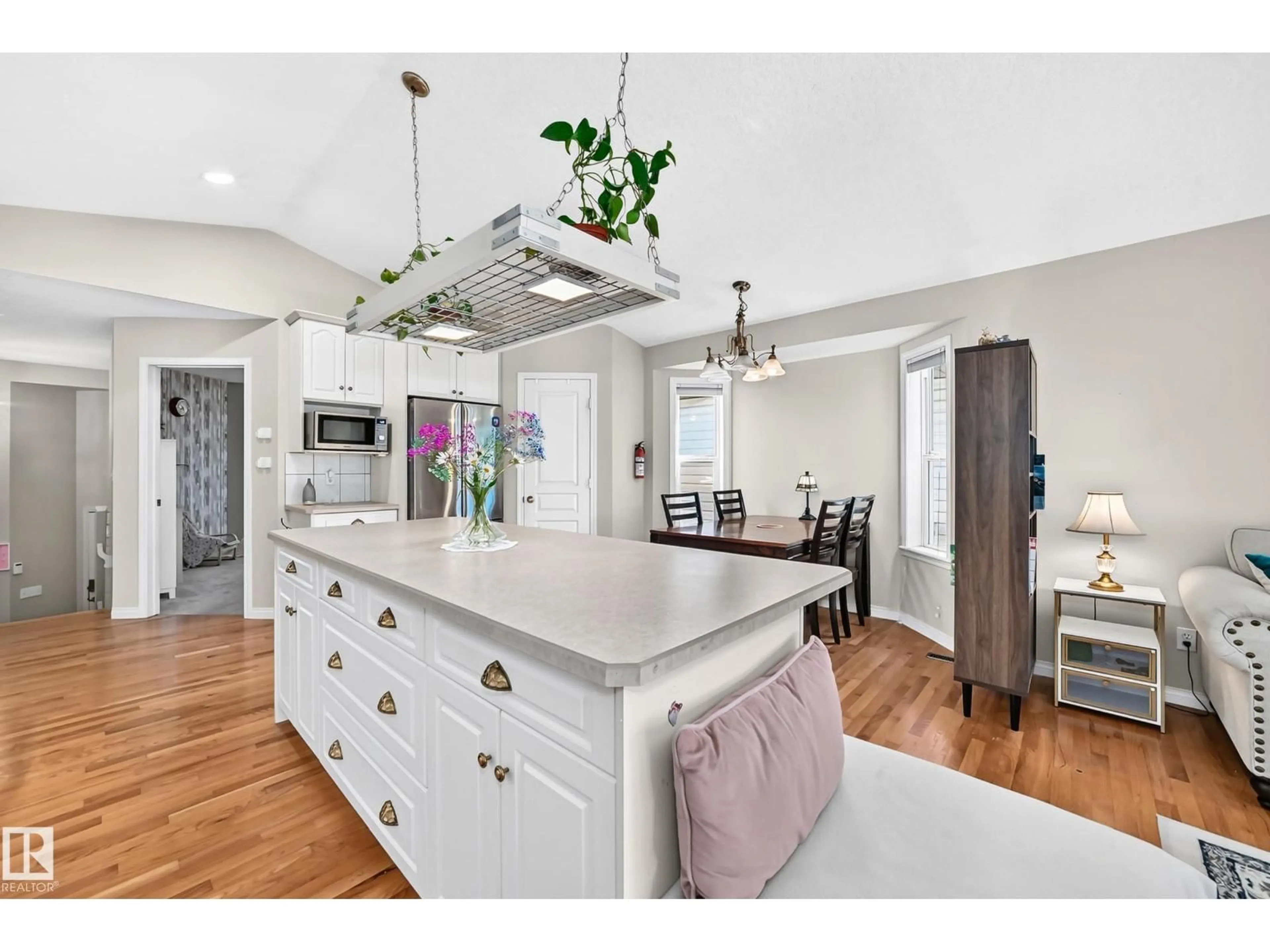 Open concept kitchen, unknown for 4210 37 AV, Edmonton Alberta T6L7C3