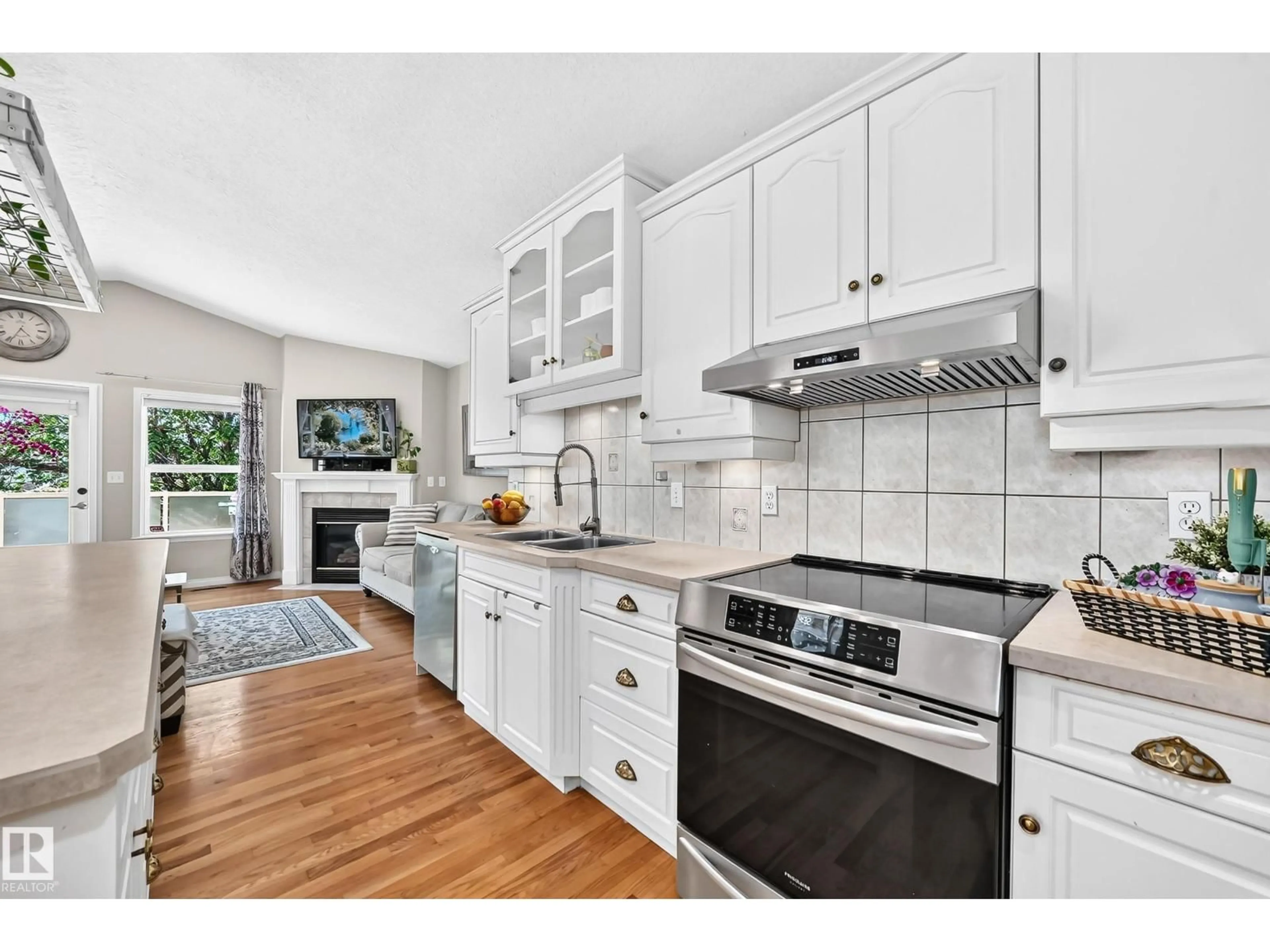Open concept kitchen, ceramic/tile floor for 4210 37 AV, Edmonton Alberta T6L7C3