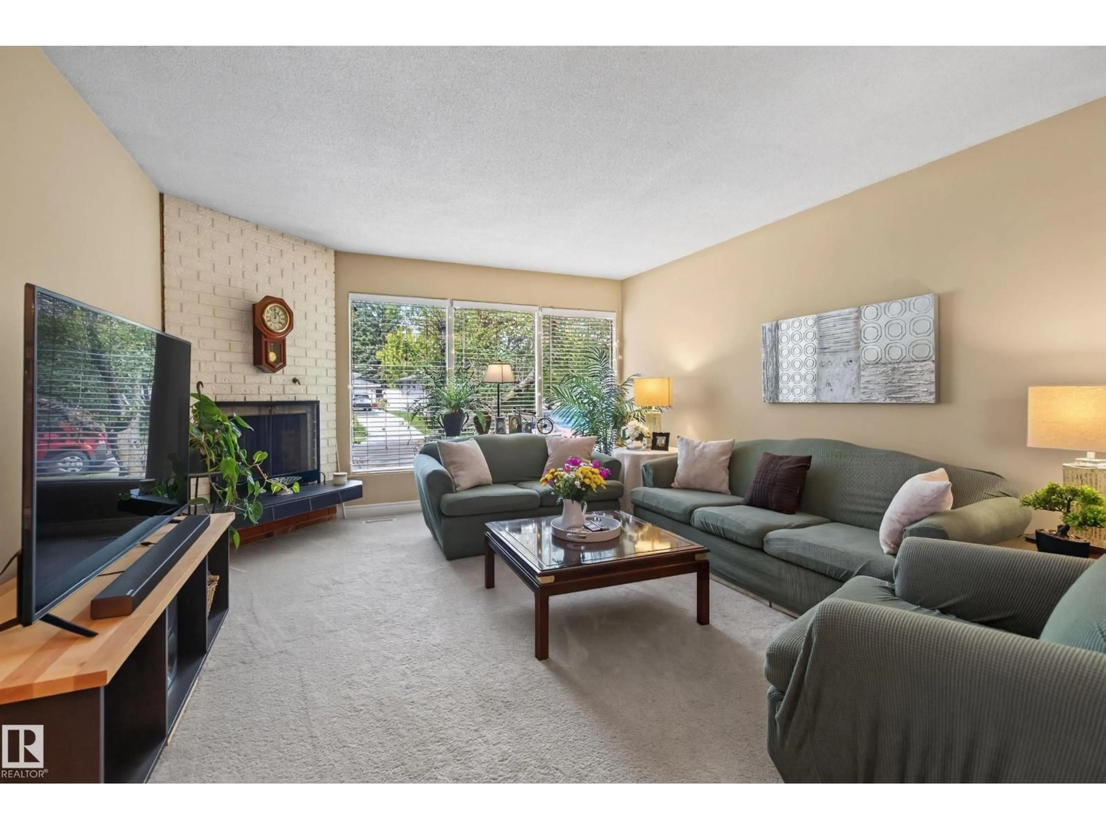 Living room with furniture, unknown for 15 LINWOOD CR, St. Albert Alberta T8N1P6