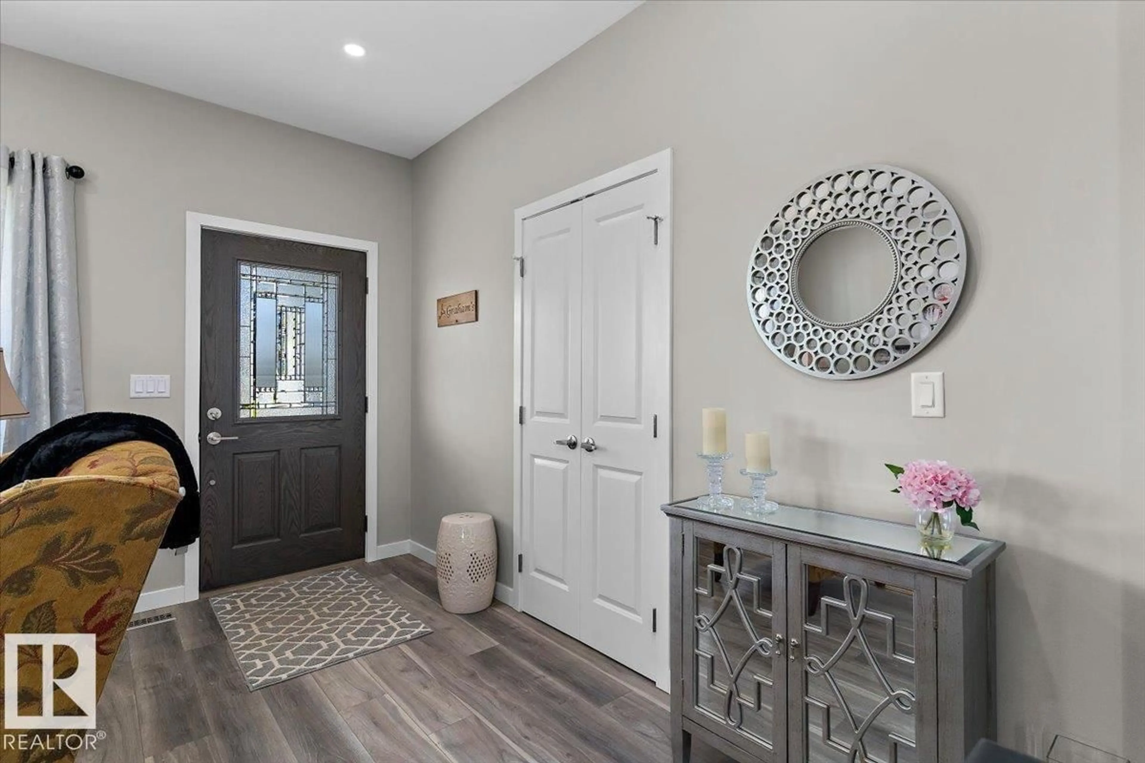 Indoor entryway for 5312 55 AV, Tofield Alberta T0B4J0