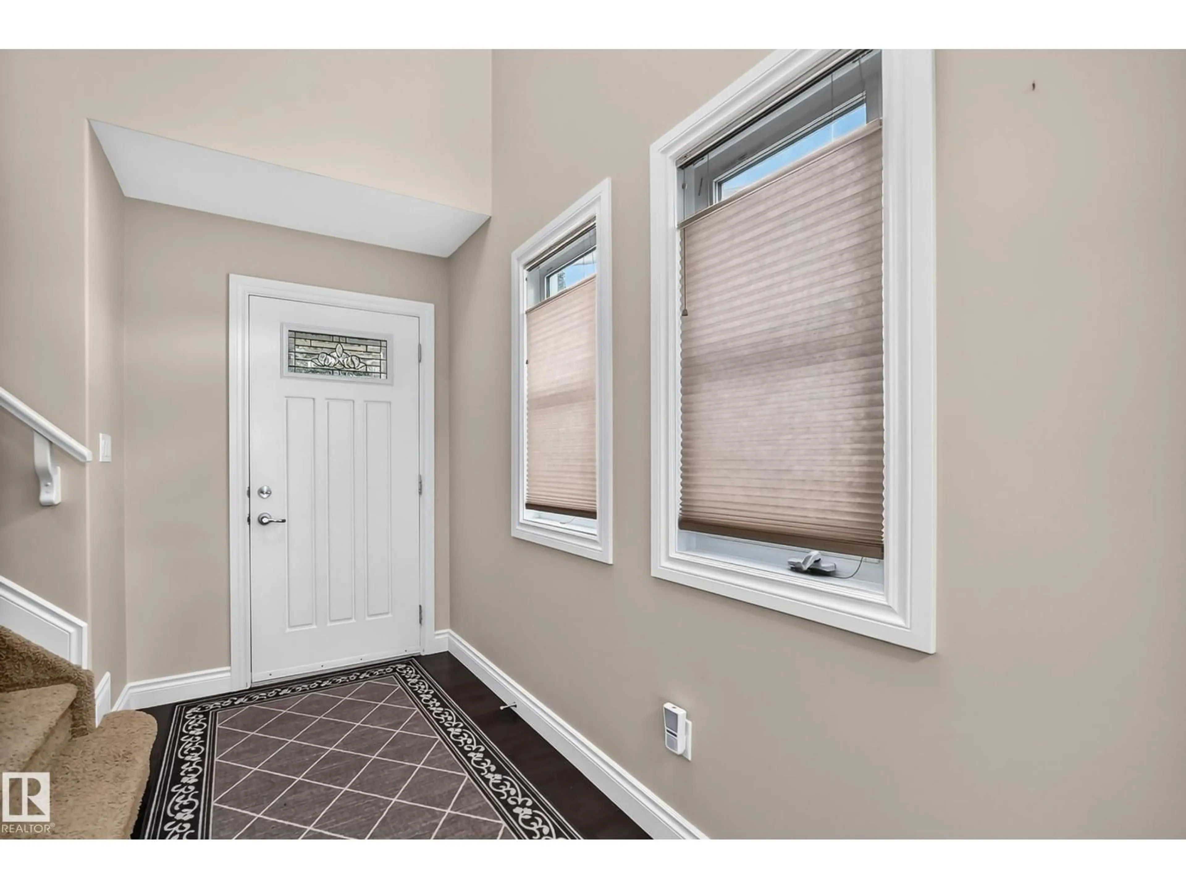 Indoor entryway for NW - 4904 214 ST, Edmonton Alberta T6M0K6