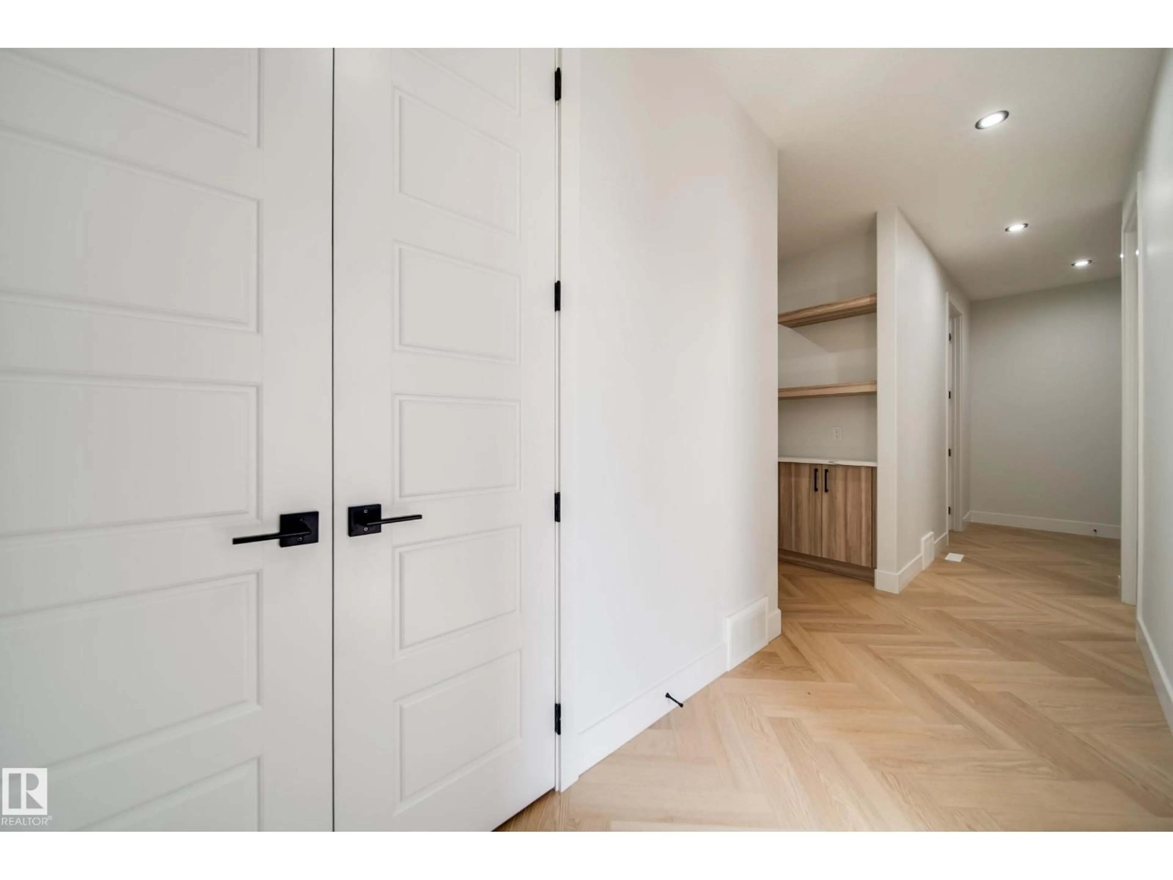 Indoor entryway for 49 NORWYK WAY, Spruce Grove Alberta T7X4E9