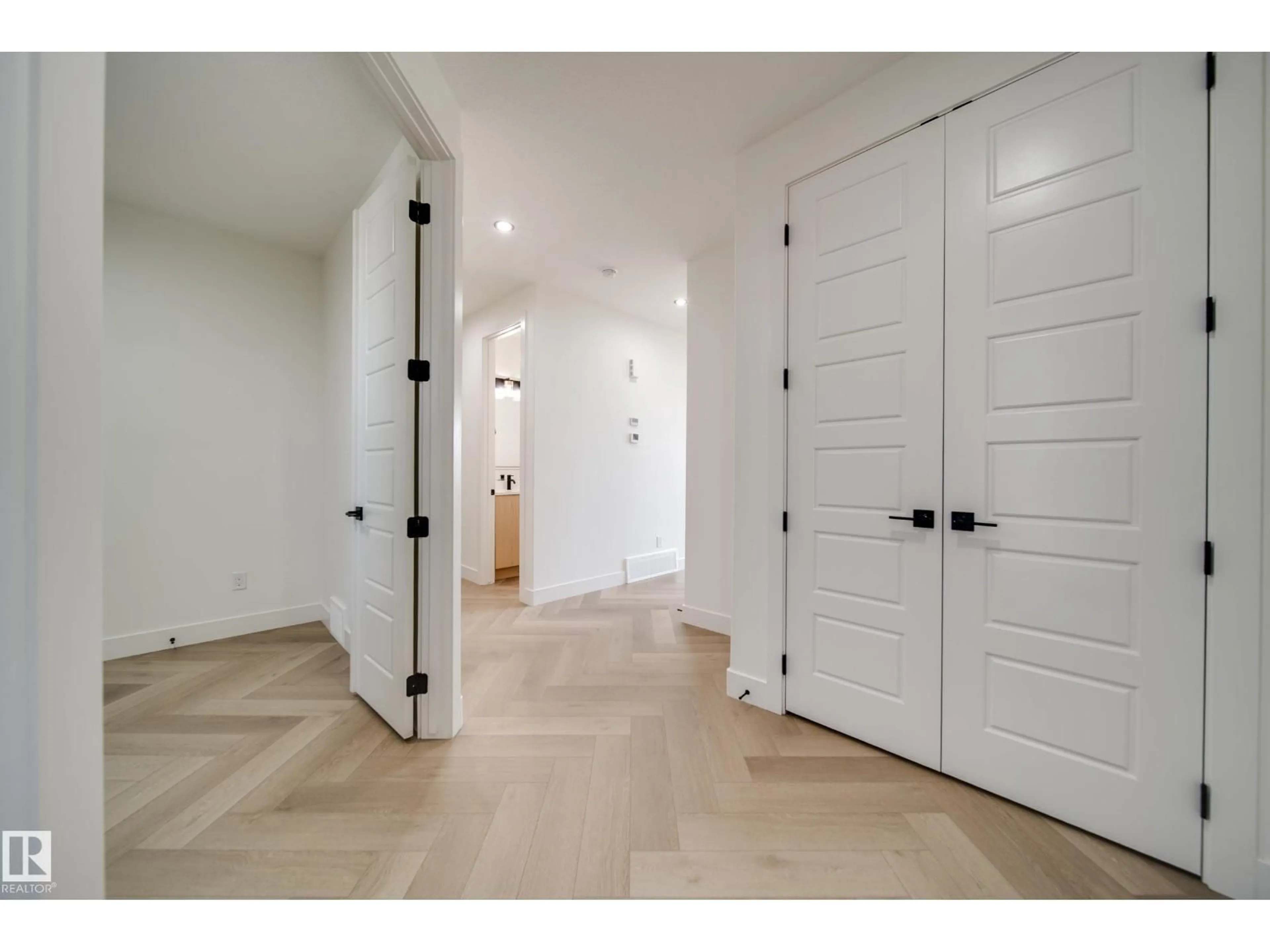 Indoor entryway for 5 PIERWYCK LO, Spruce Grove Alberta T7X3H1