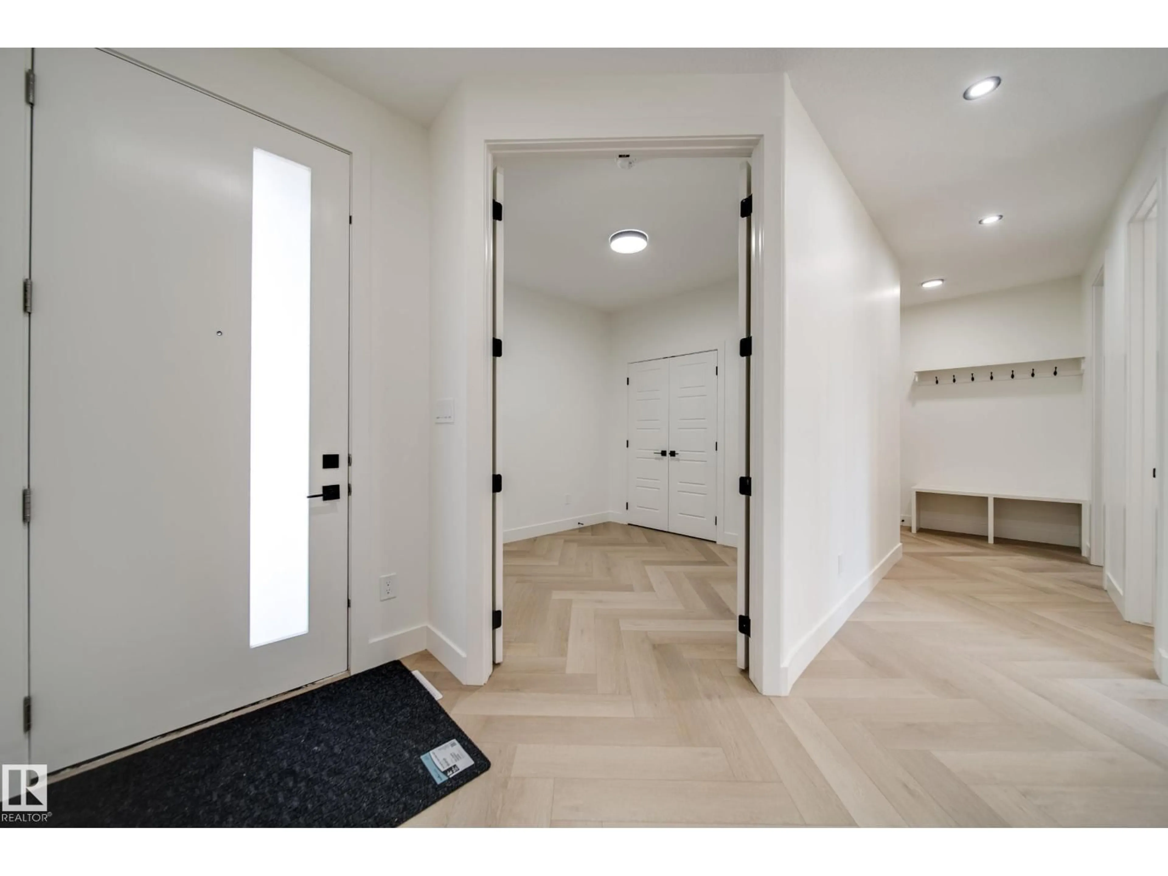 Indoor entryway for 5 PIERWYCK LO, Spruce Grove Alberta T7X3H1