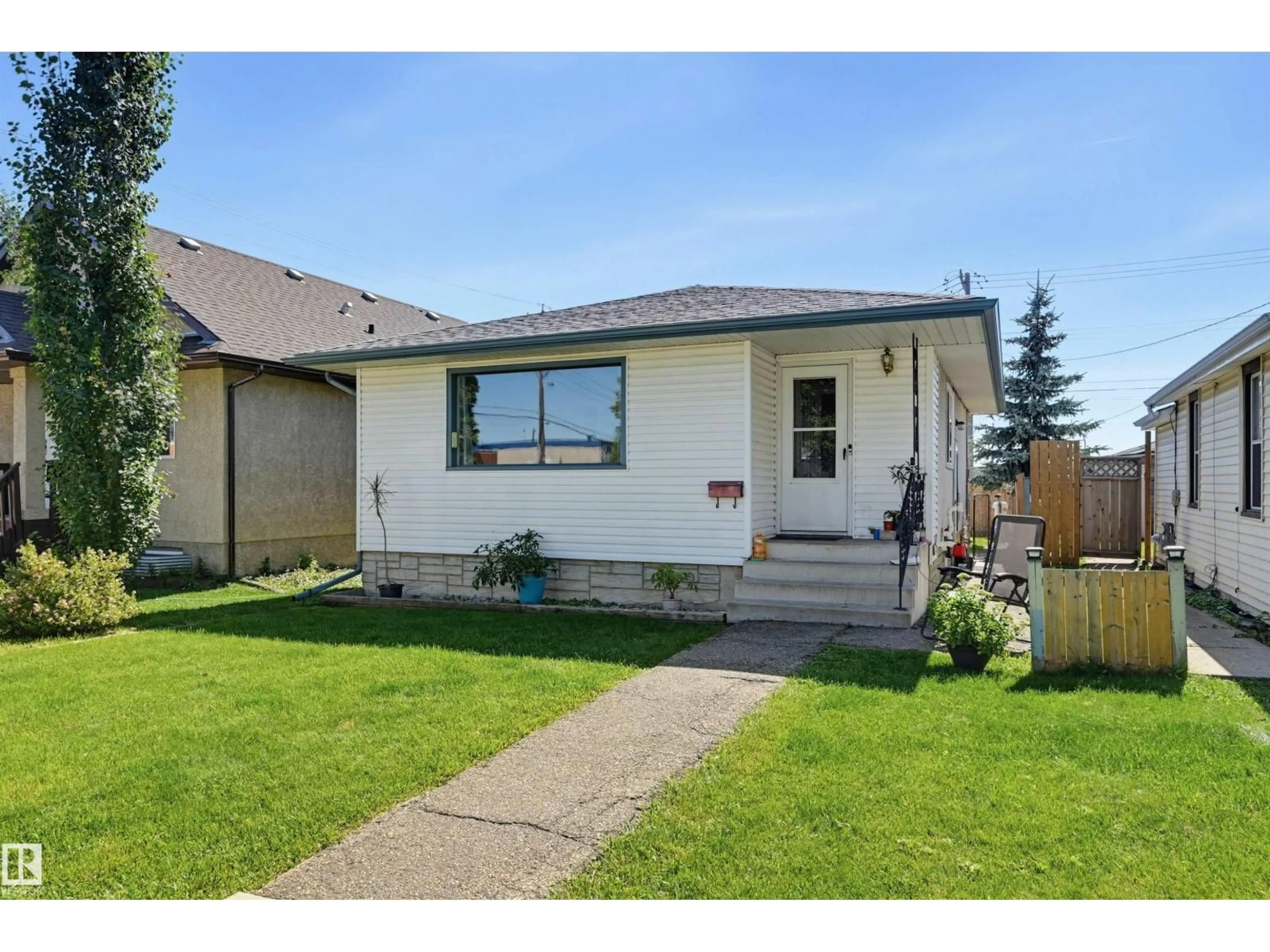 Unknown for 10423 64 AV, Edmonton Alberta T6H1S8