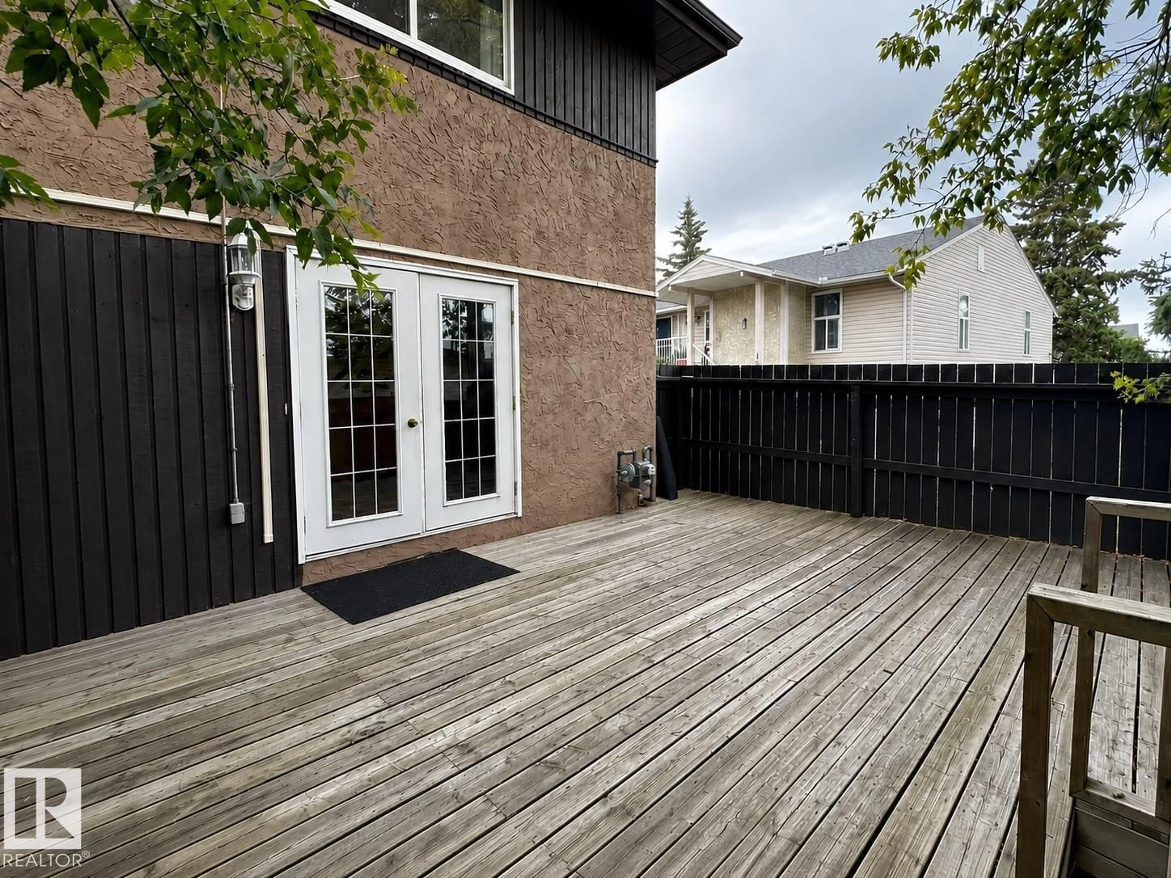 Patio, street for NW - 1704 37 ST, Edmonton Alberta T6L2R7