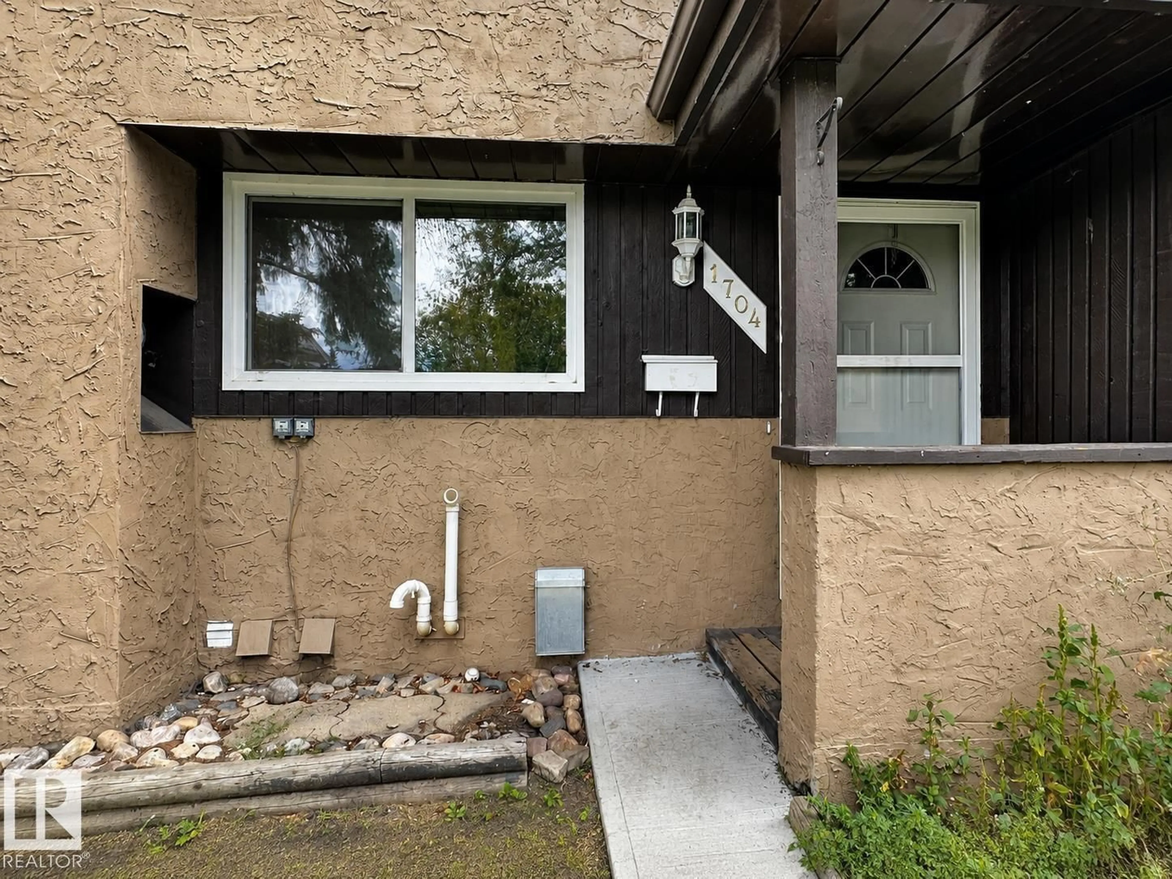 Unknown for NW - 1704 37 ST, Edmonton Alberta T6L2R7