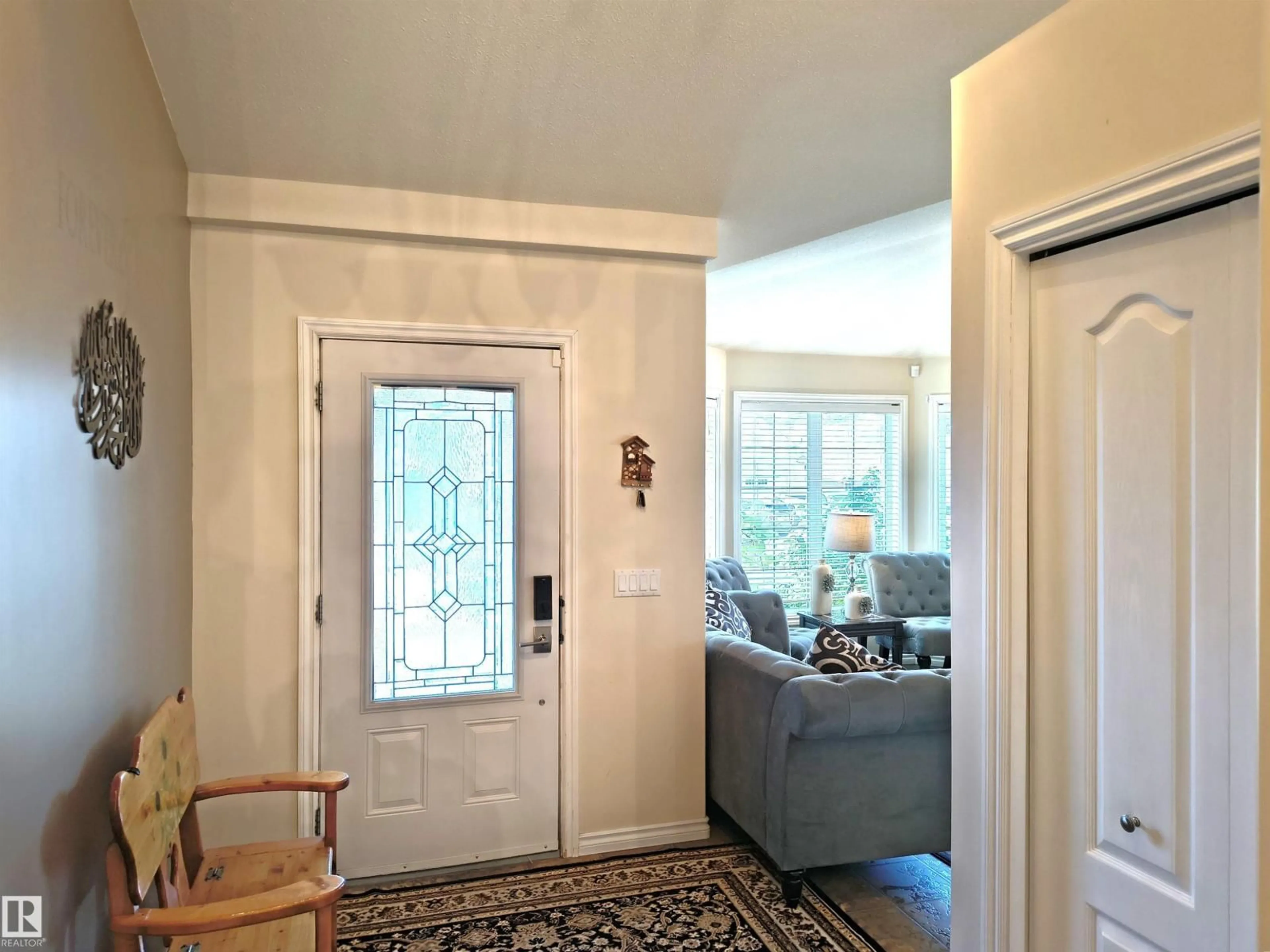 Indoor entryway for 3512 45 ST, Drayton Valley Alberta T7A1W3