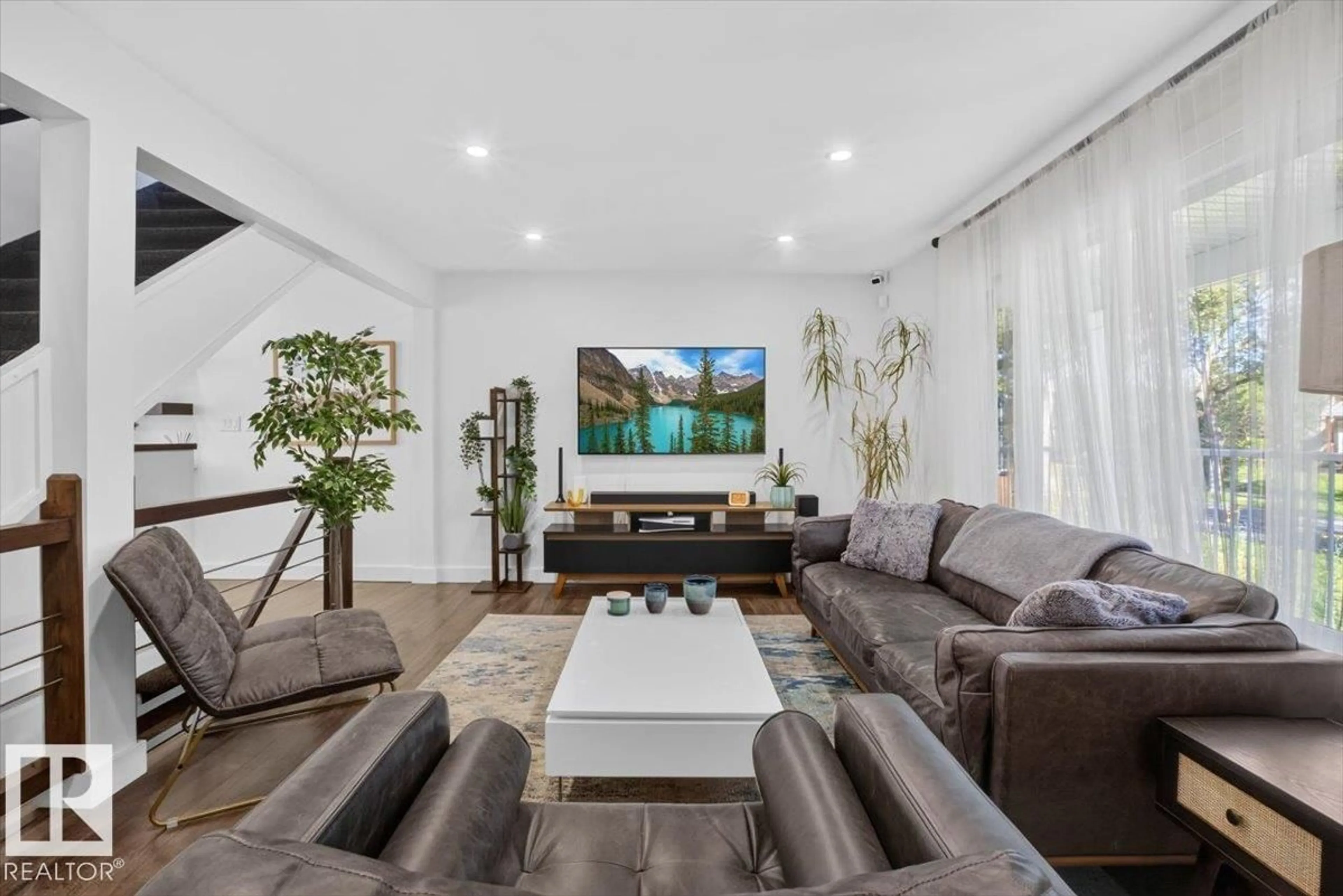 Living room with furniture, unknown for 10951 62 AV, Edmonton Alberta T6H1N3