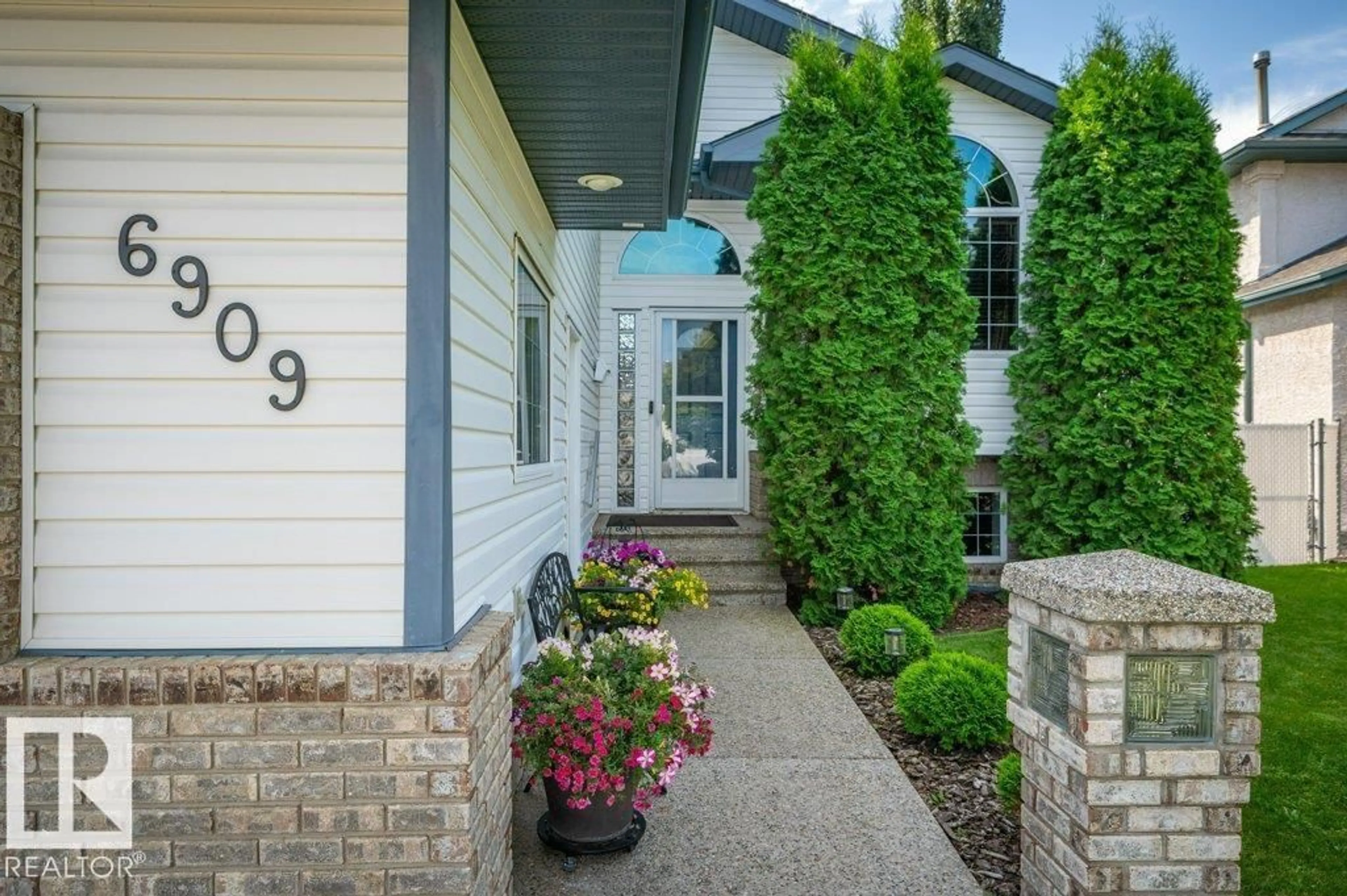 Unknown for 6909 159A AV NW, Edmonton Alberta T5Z3B2