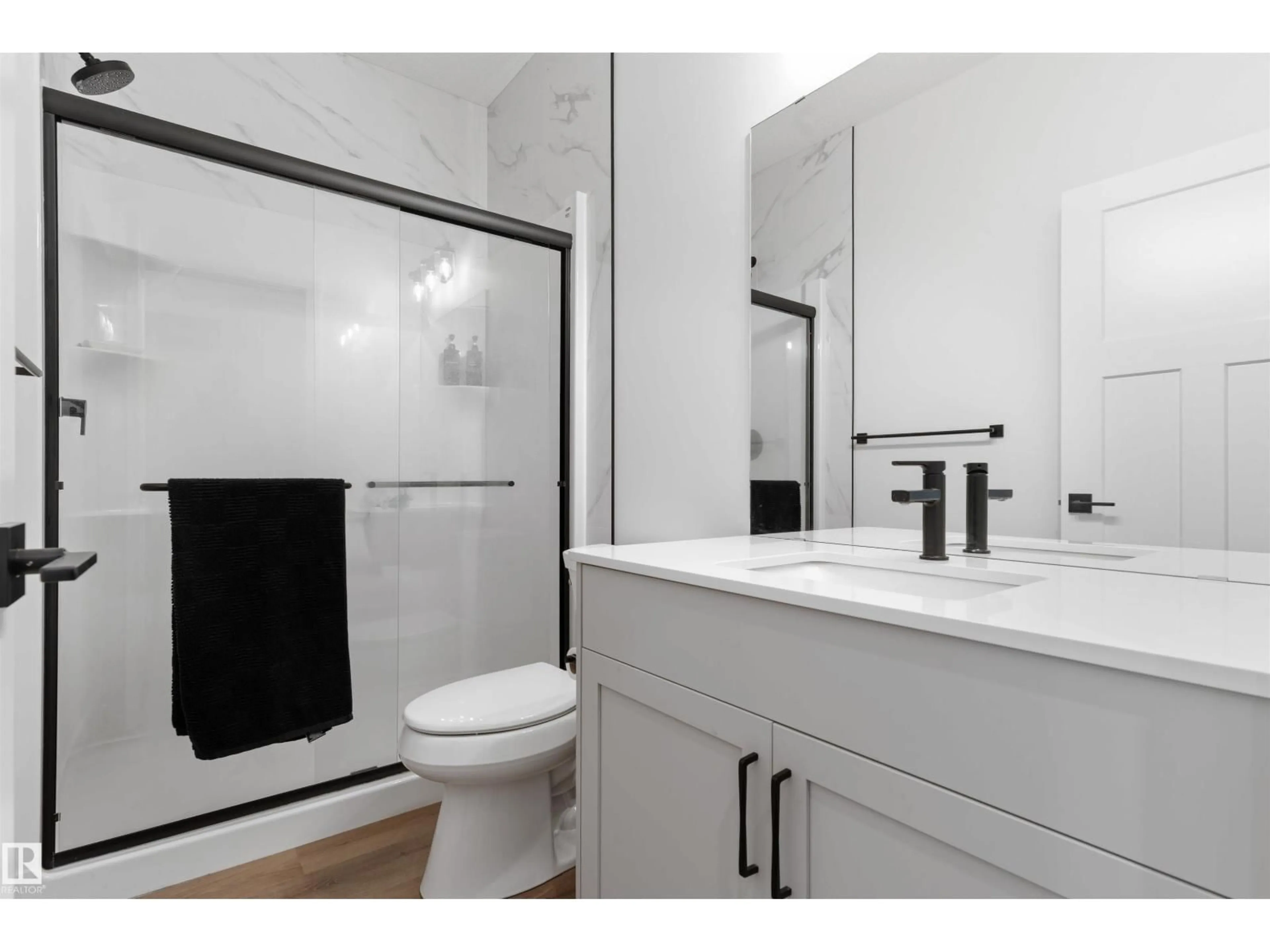 Standard bathroom, ceramic/tile floor for NW - 22328 88 AV, Edmonton Alberta T5T7Y3