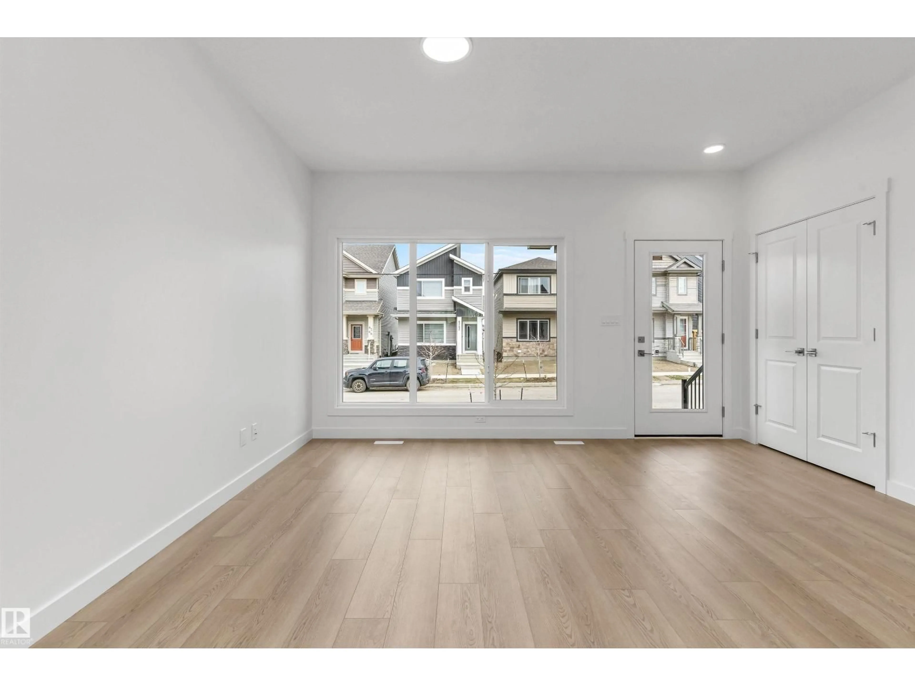 A pic of a room for NW - 1617 210A ST, Edmonton Alberta T6M3N9