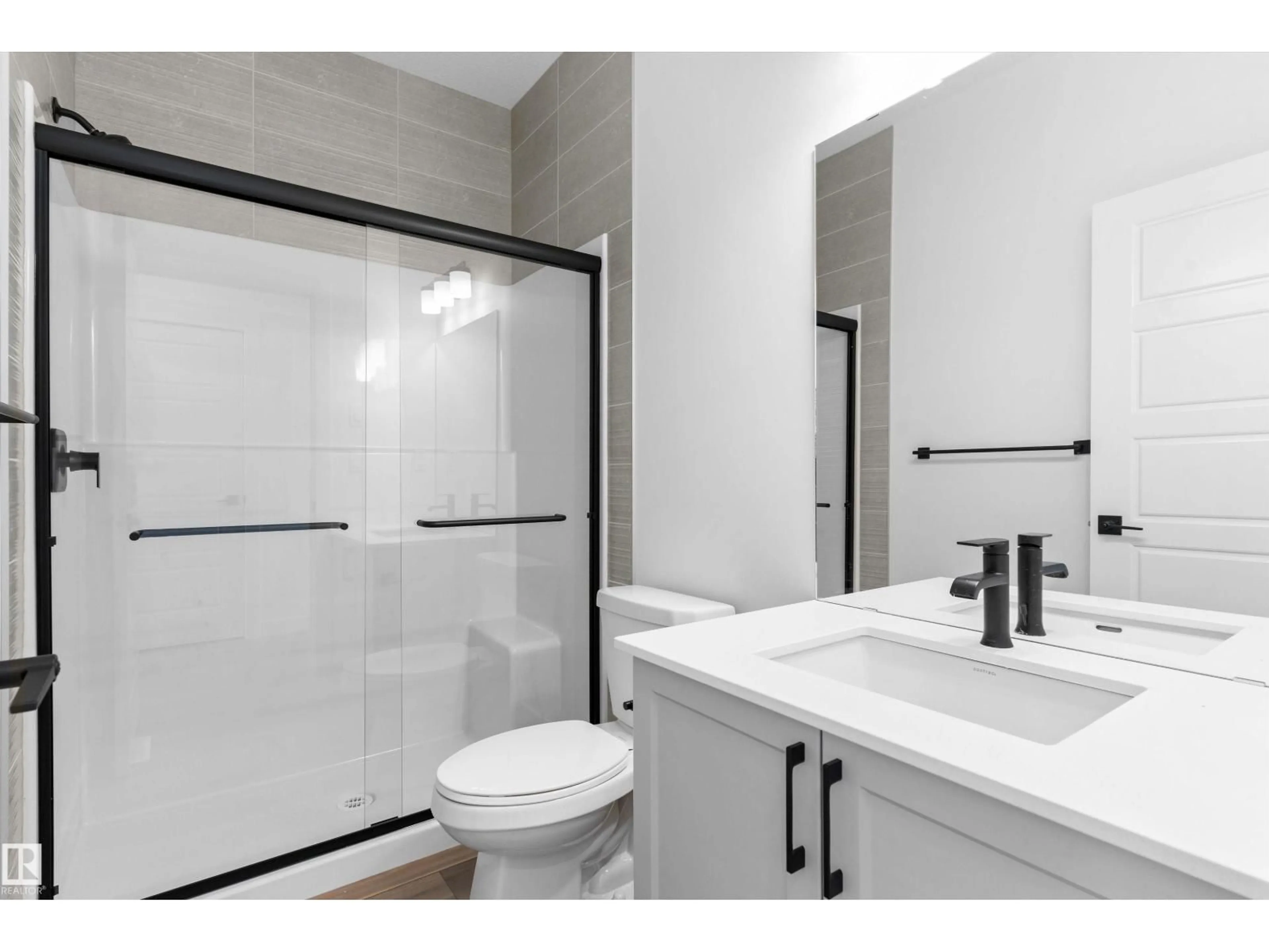Standard bathroom, ceramic/tile floor for NW - 1621 210A ST, Edmonton Alberta T6M3N9