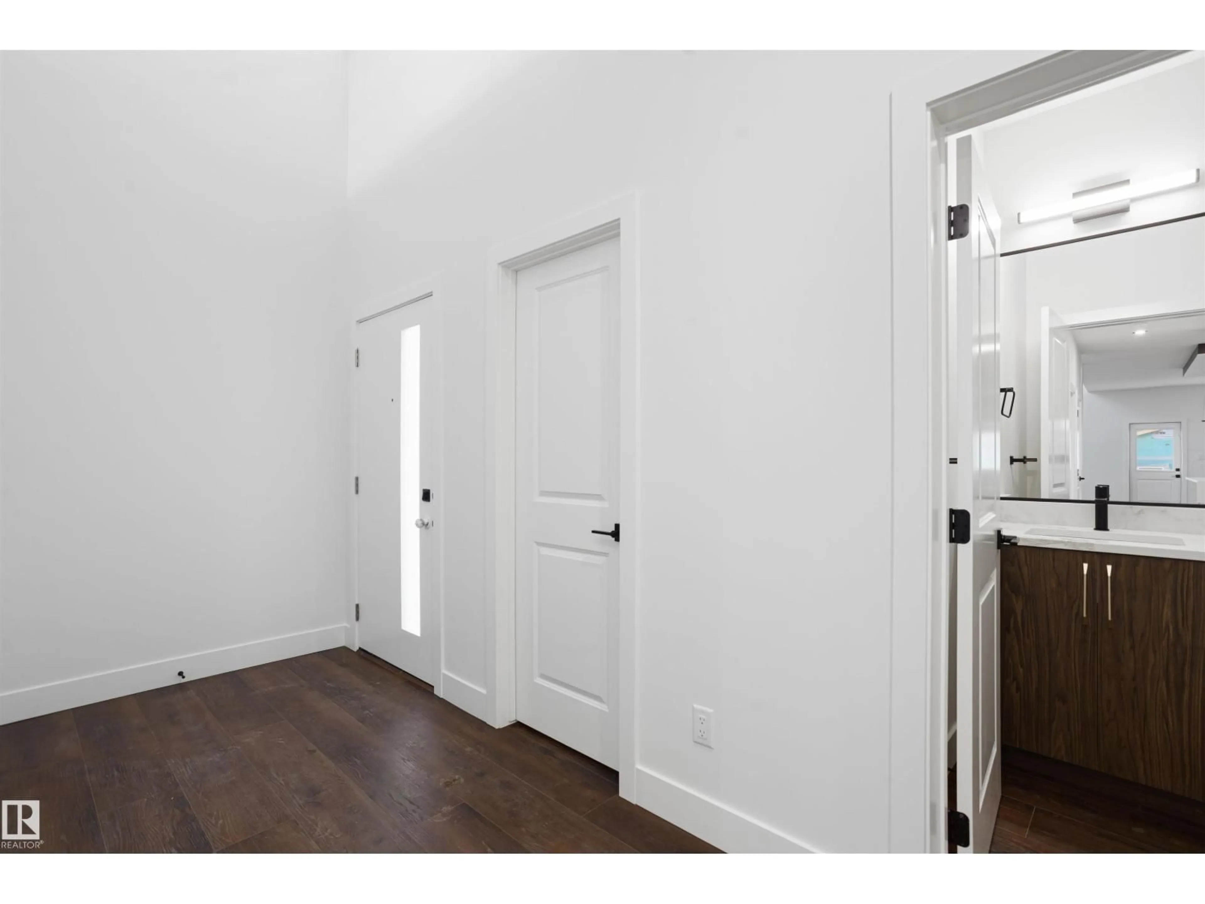 Indoor entryway for SW - 104 21 ST, Edmonton Alberta T6X0B5