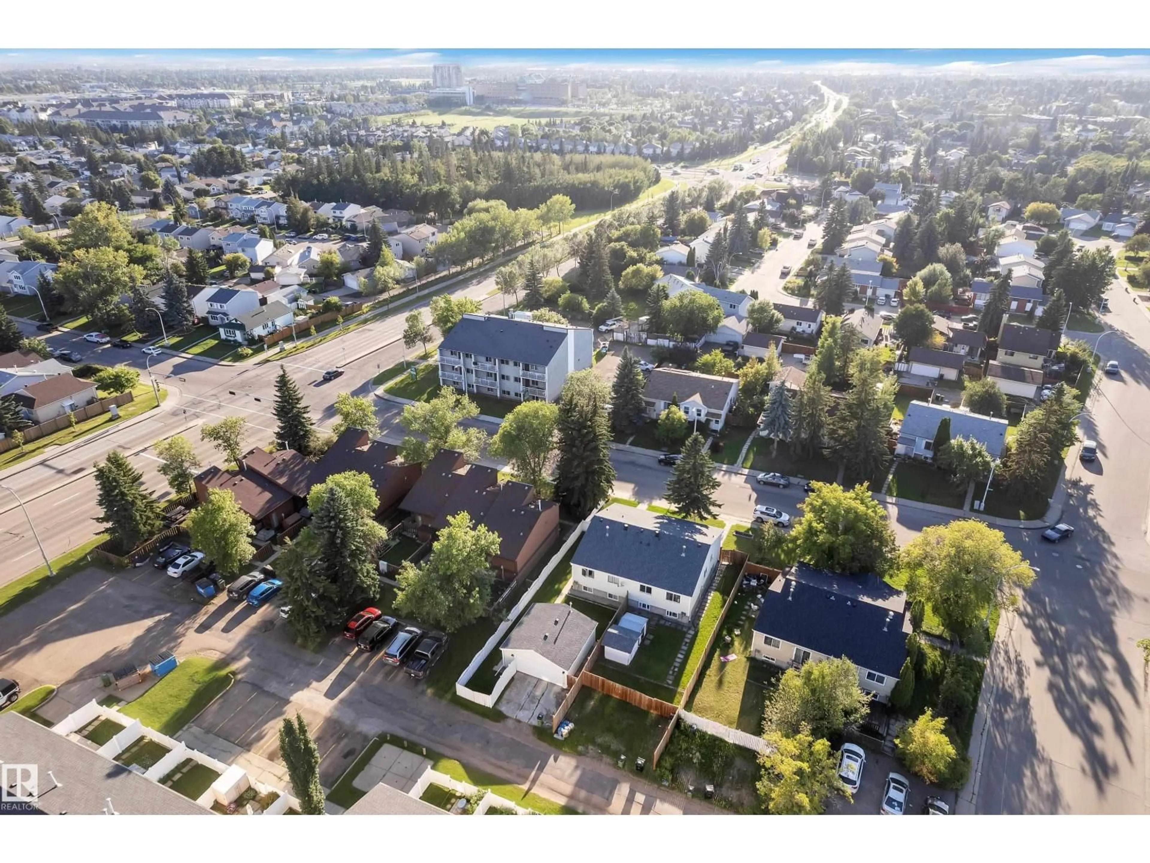 A pic from outside/outdoor area/front of a property/back of a property/a pic from drone, street for NW - 3425 48 ST, Edmonton Alberta T6L3R2