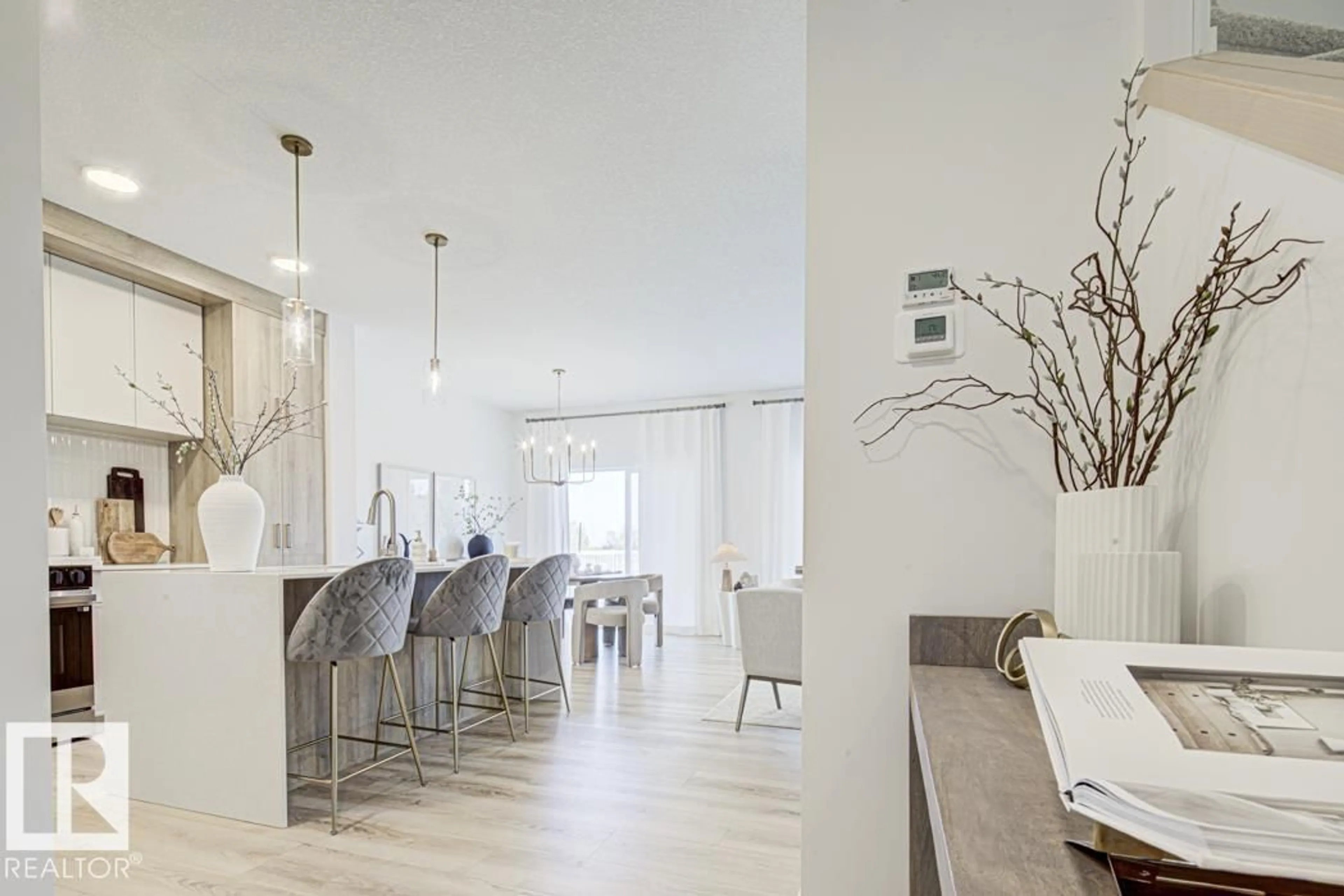 Dining room, unknown for 20743 40 AV, Edmonton Alberta T6M3G1