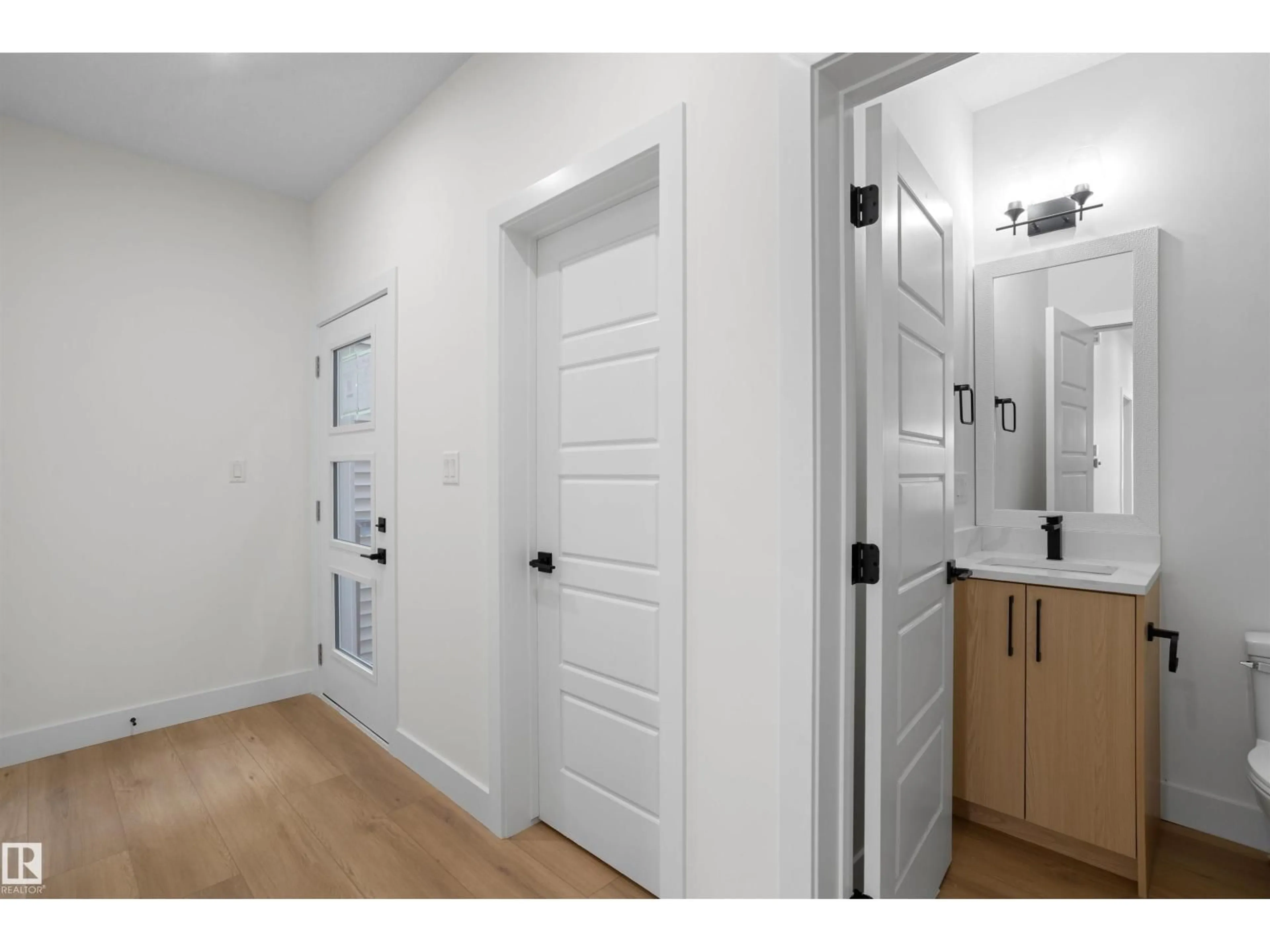 Indoor entryway for NE - 727 158 AV, Edmonton Alberta T5Y4M9