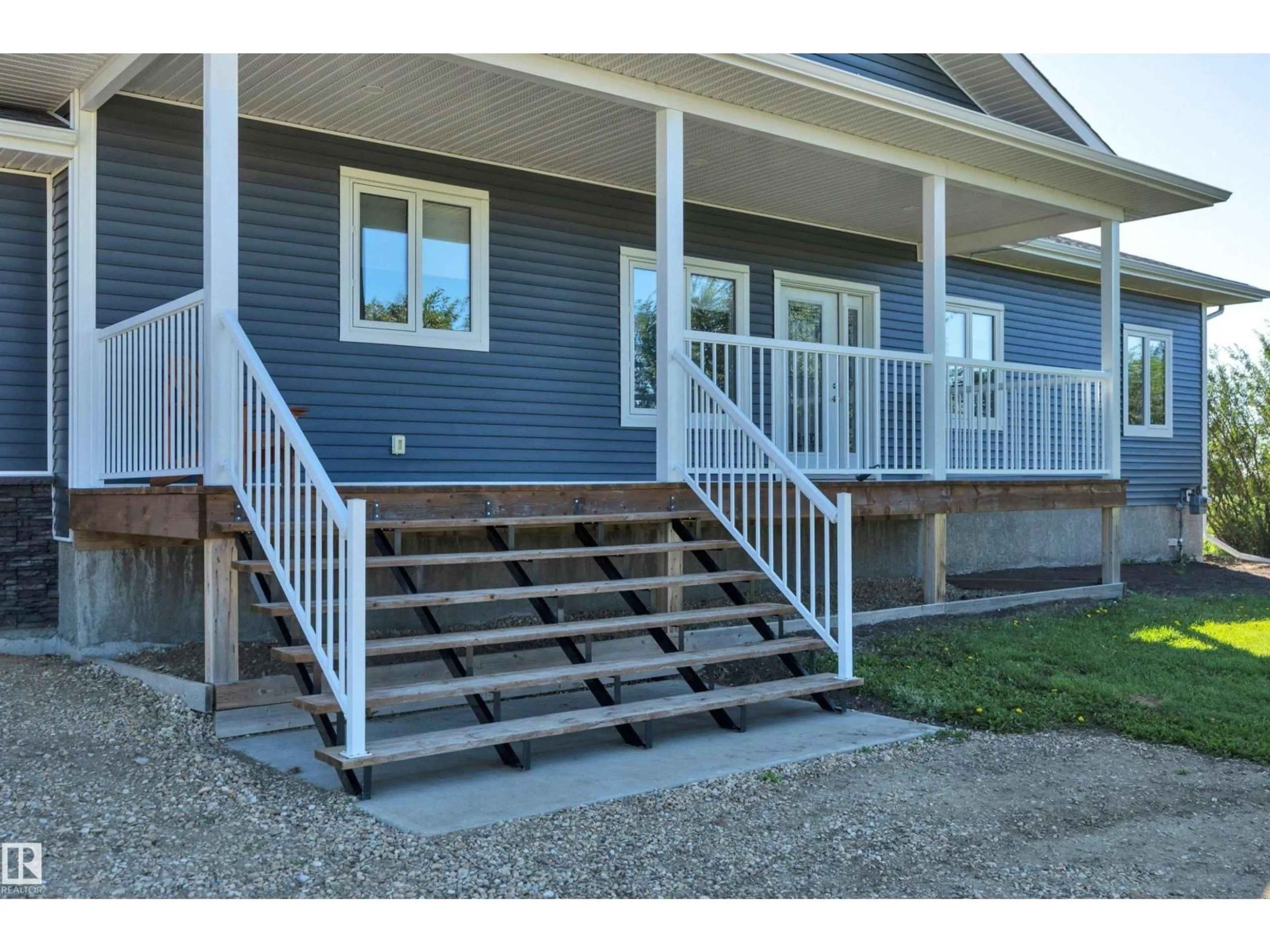 Home with vinyl exterior material, unknown for 48315 HIGHWAY 834, Rural Camrose County Alberta T0B2M2